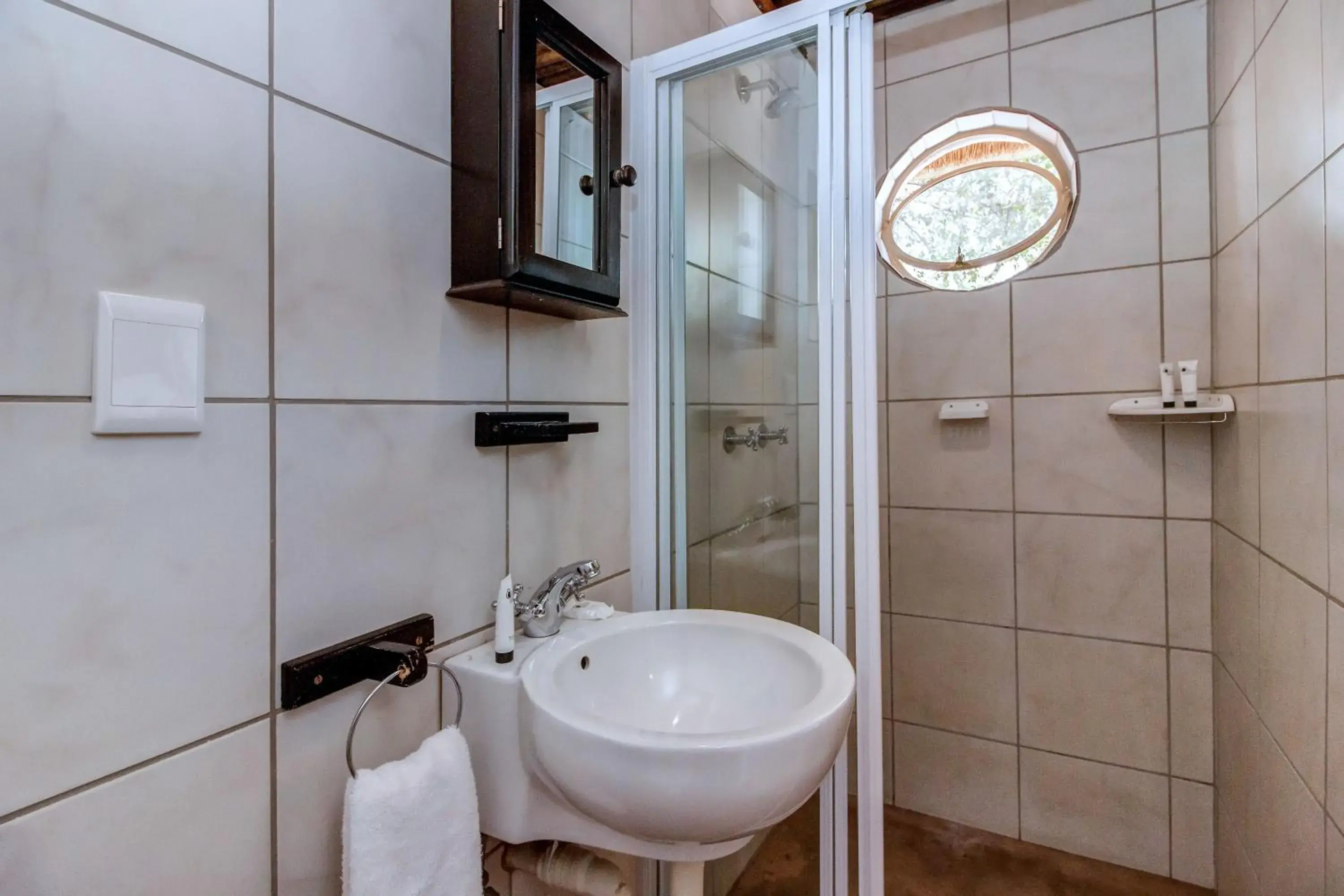 King Room - single occupancy - Lodge 9 in Dalberry Guest House King Room - single occupancy - Lodge 9 in Dalberry Guest House