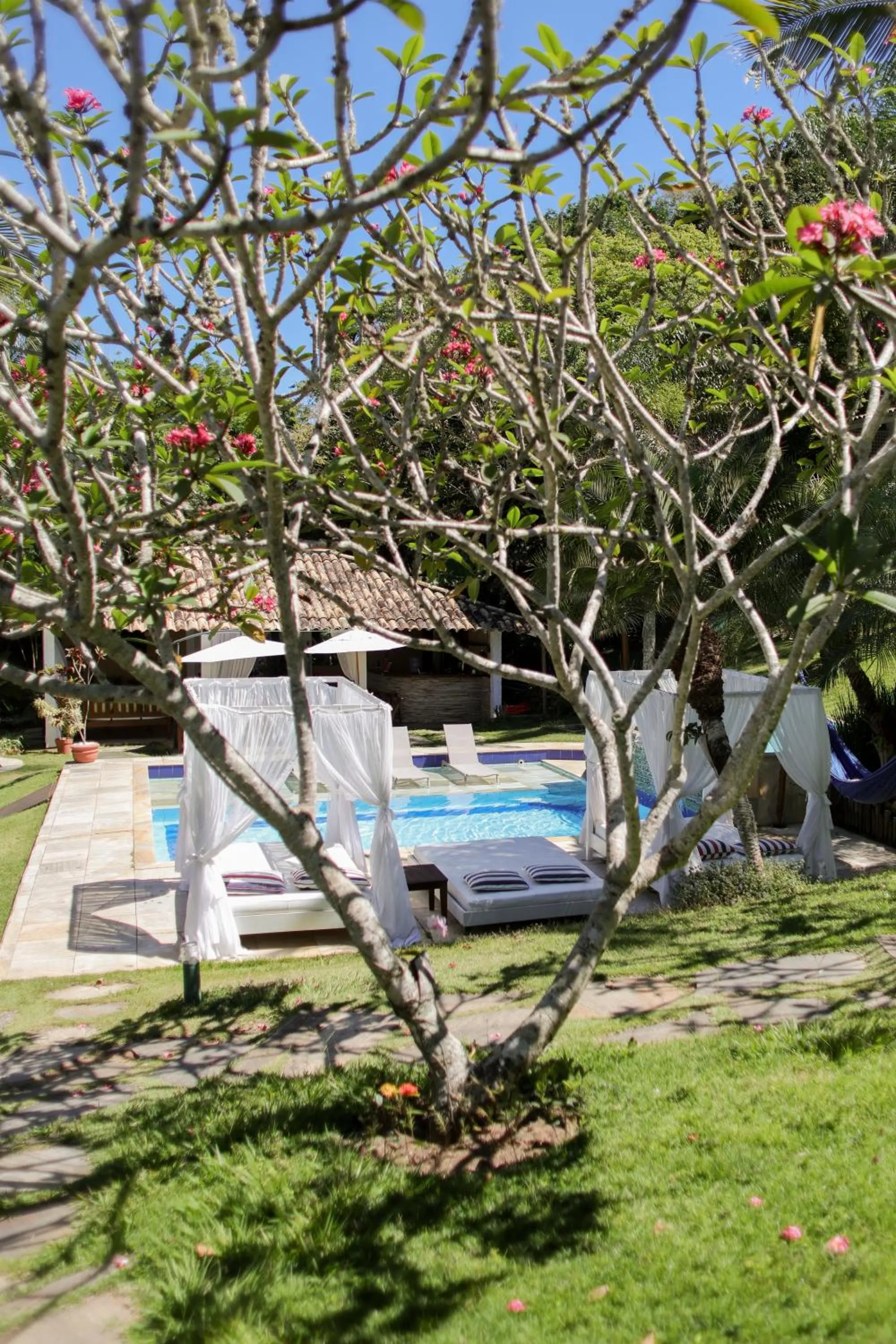 Inner courtyard view in Pousada Bucaneiro
