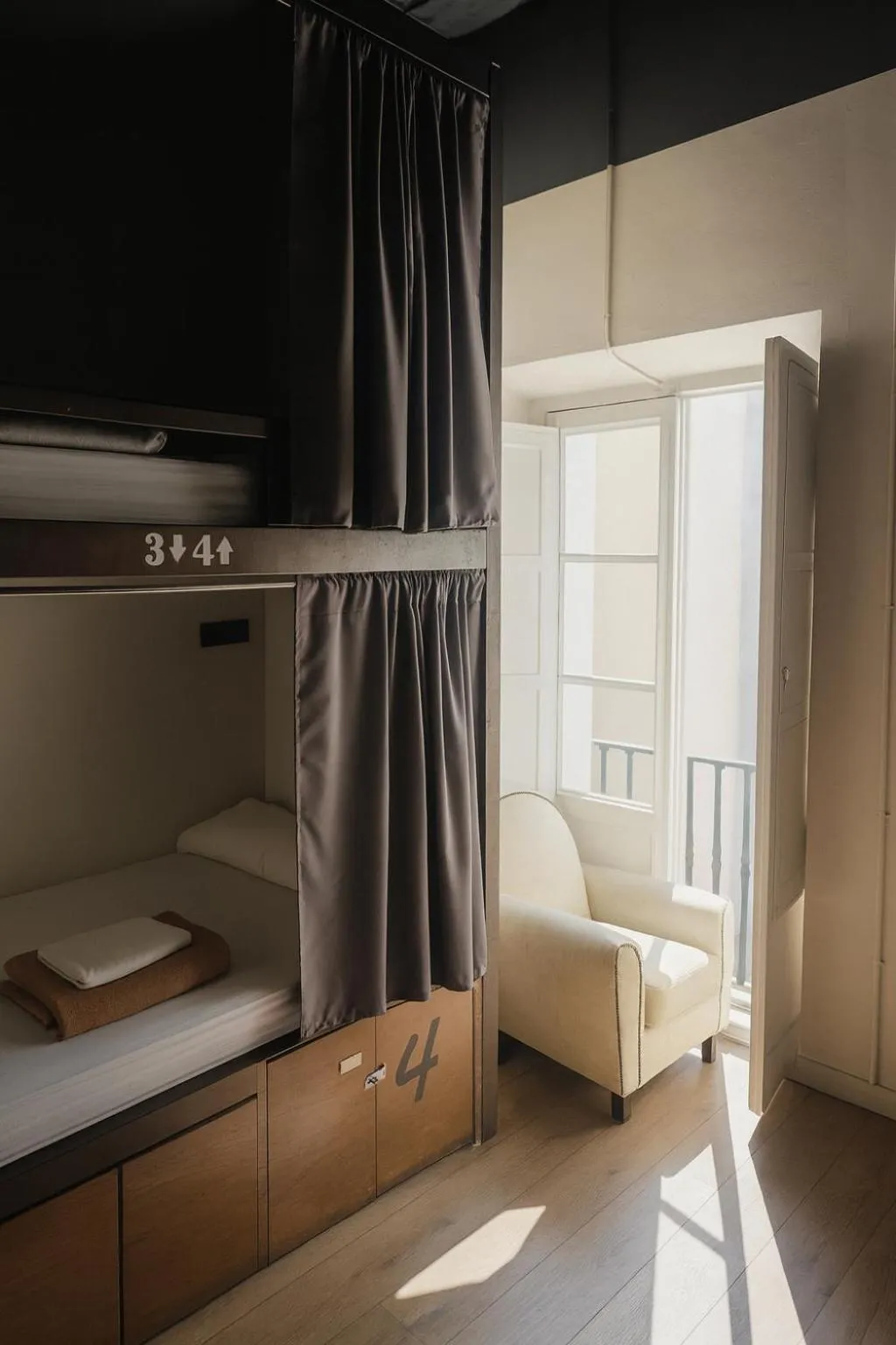 Bed in Black Swan Hostel Sevilla