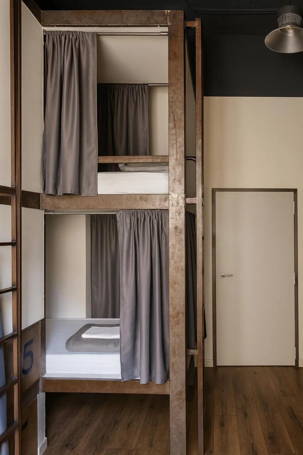 Bed in Black Swan Hostel Sevilla