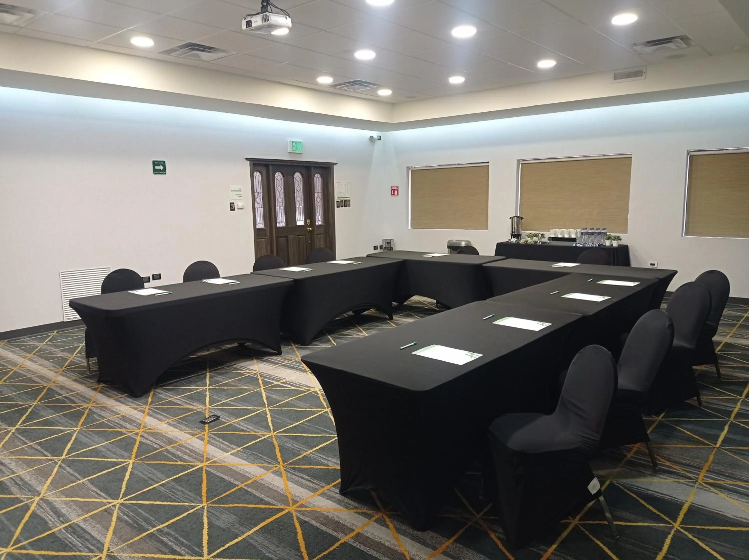Meeting/conference room in Holiday Inn & Suites Chihuahua Expo by IHG