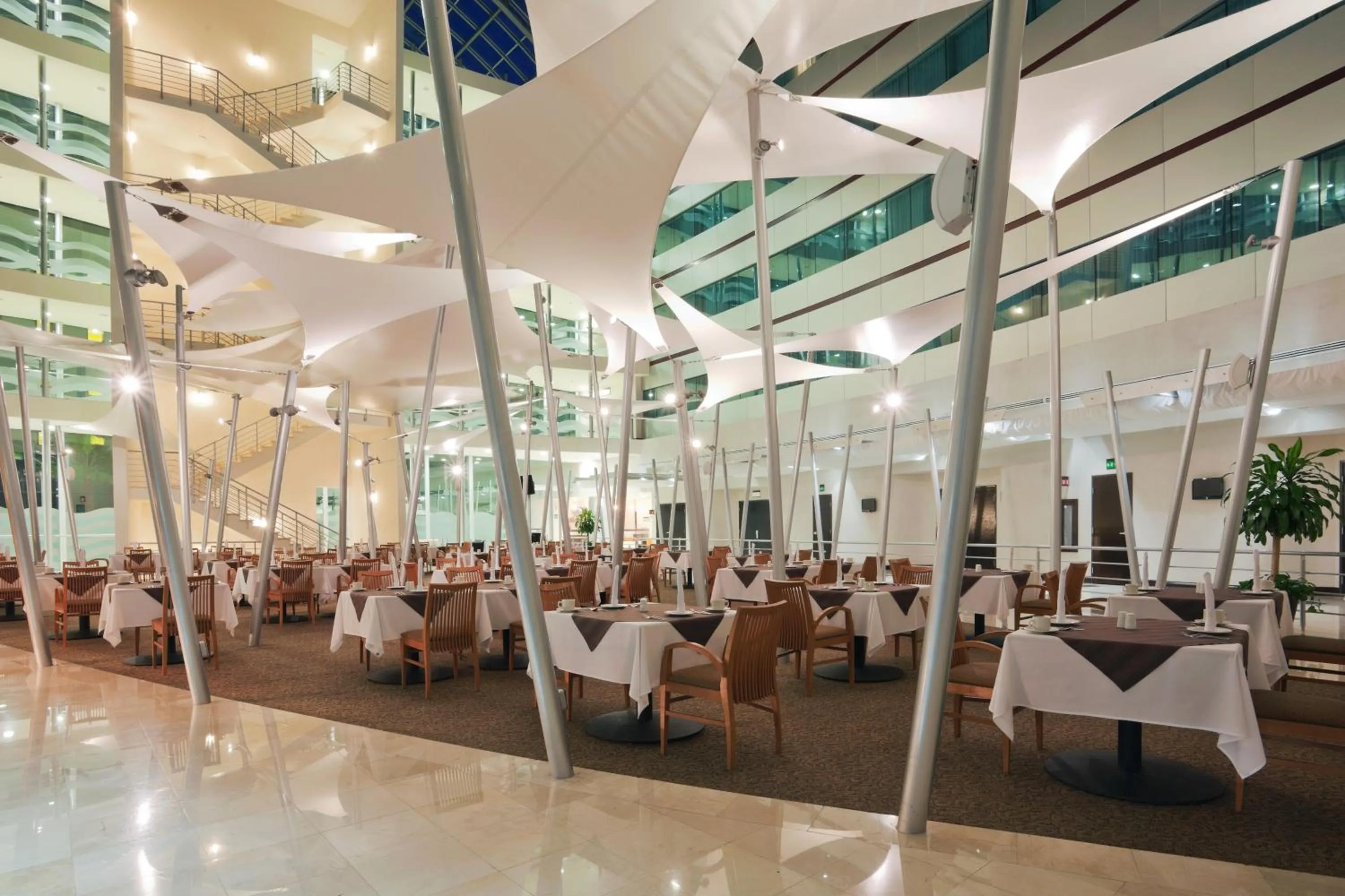 Restaurant/places to eat in Crowne Plaza Leon by IHG