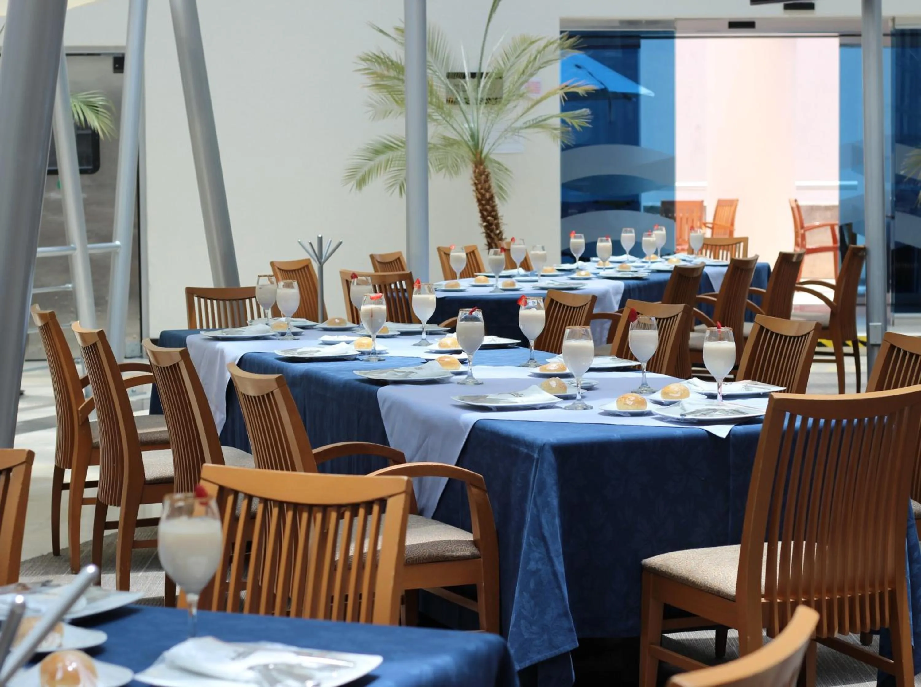 Restaurant/places to eat in Crowne Plaza Leon by IHG