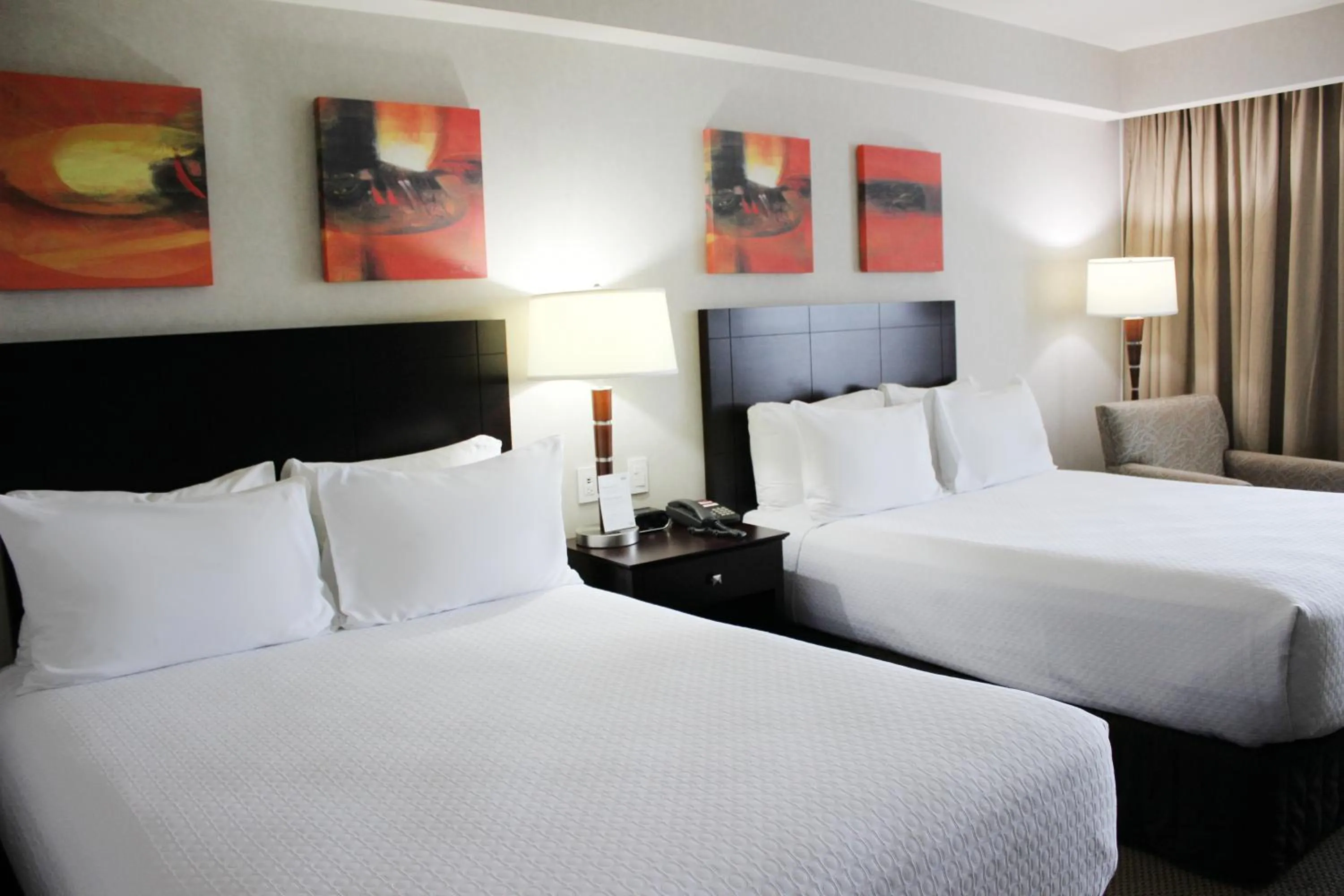 Photo of the whole room, Bed in Crowne Plaza Leon by IHG