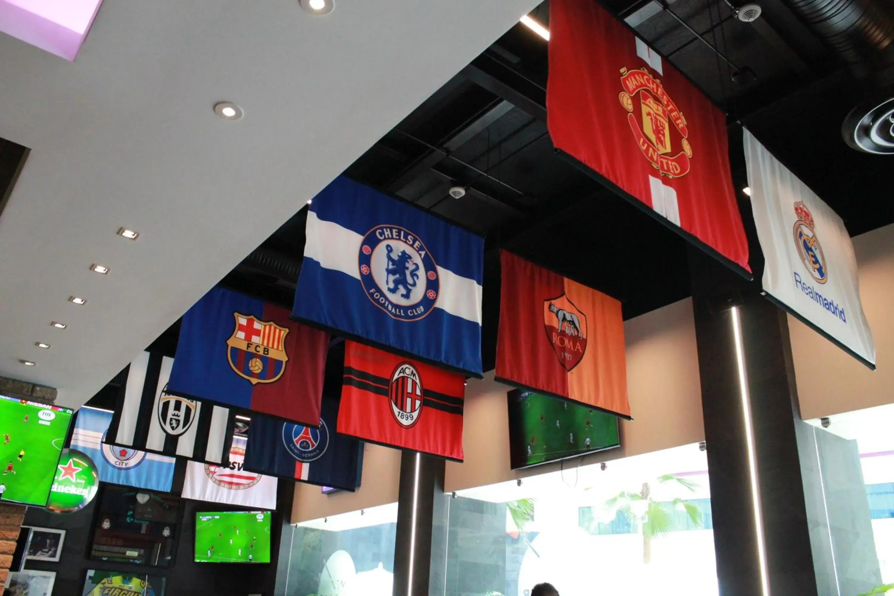 Lounge or bar in Crowne Plaza Leon by IHG Lounge or bar in Crowne Plaza Leon by IHG