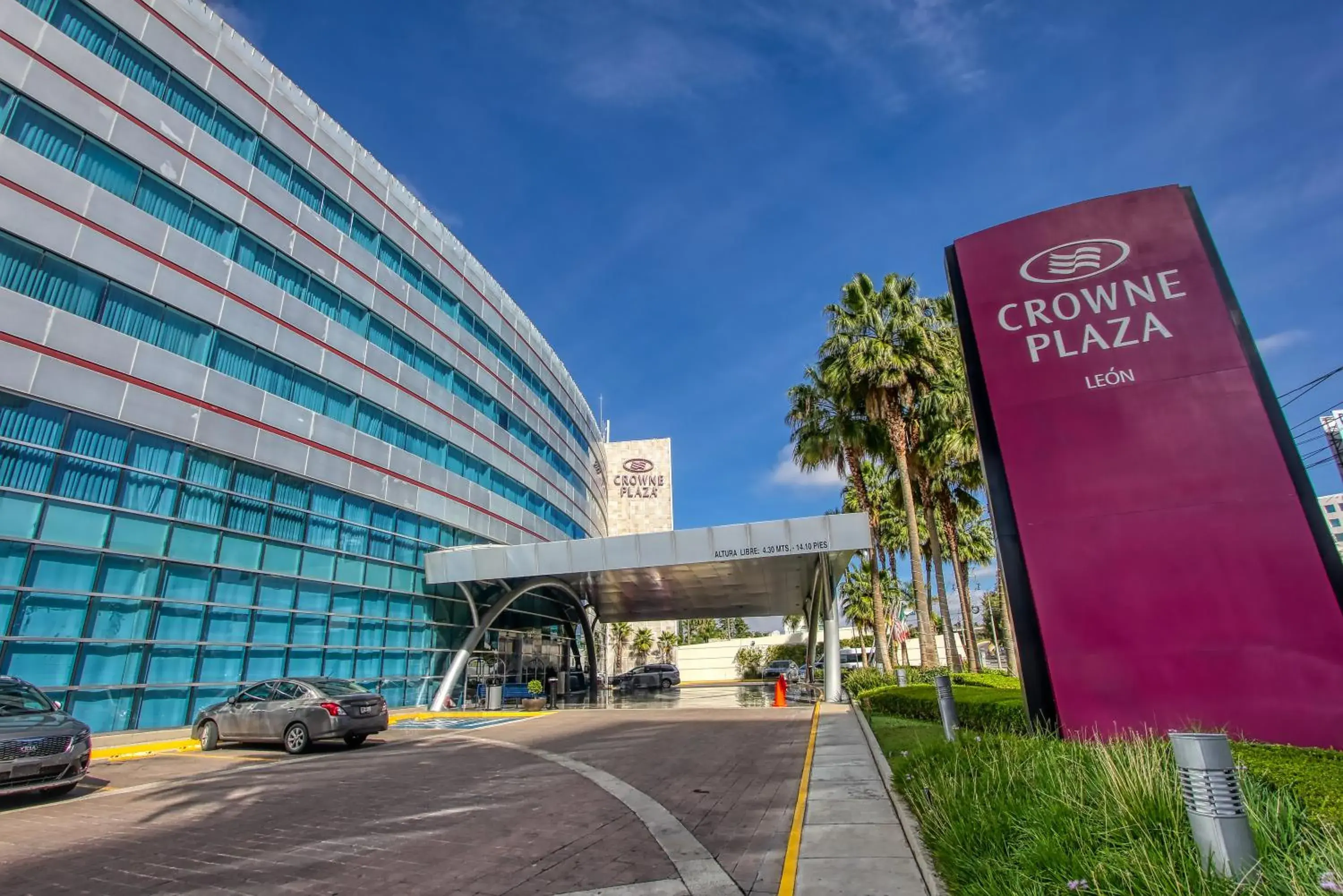 Property building in Crowne Plaza Leon by IHG Property building in Crowne Plaza Leon by IHG