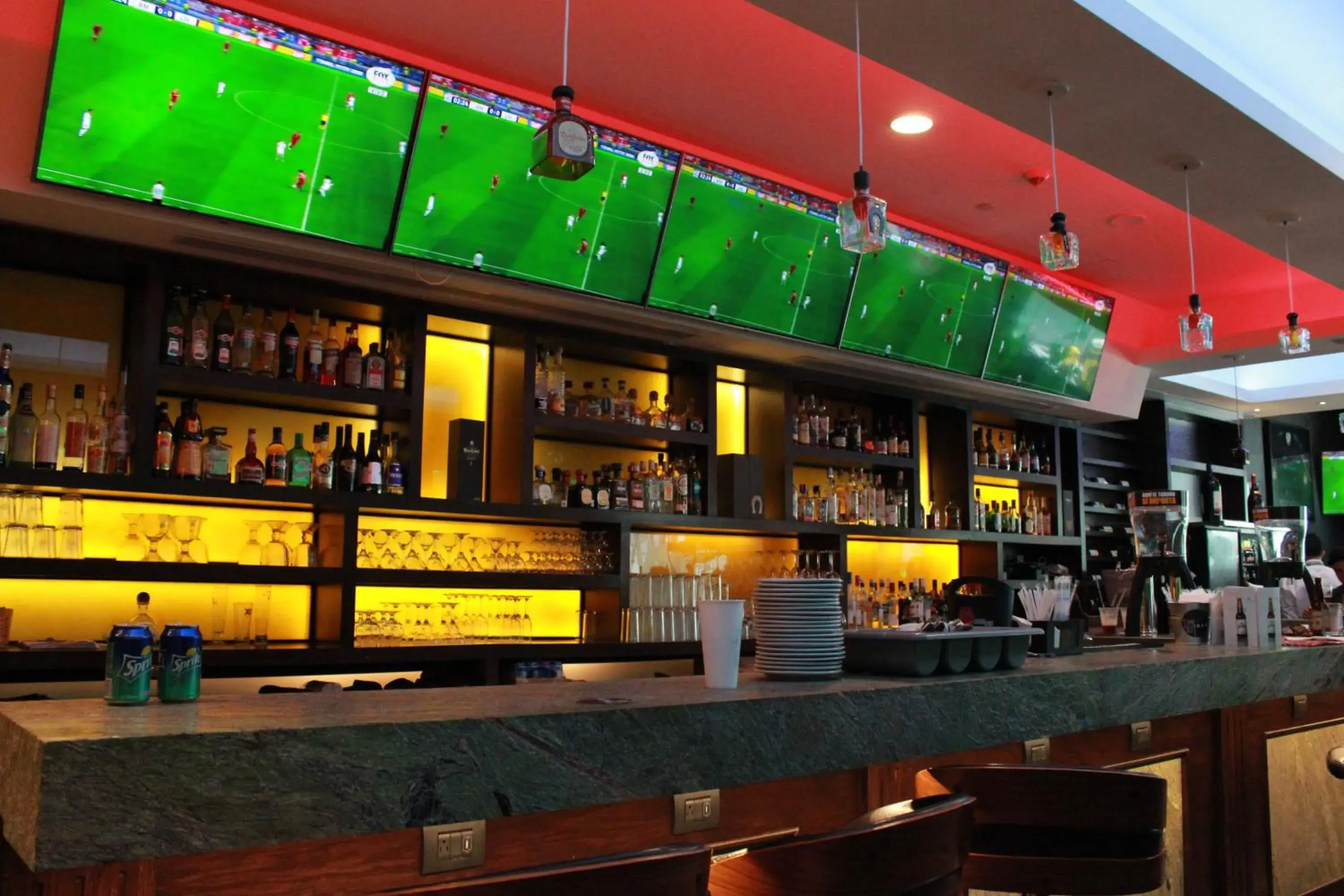 Lounge or bar in Crowne Plaza Leon by IHG Lounge or bar in Crowne Plaza Leon by IHG