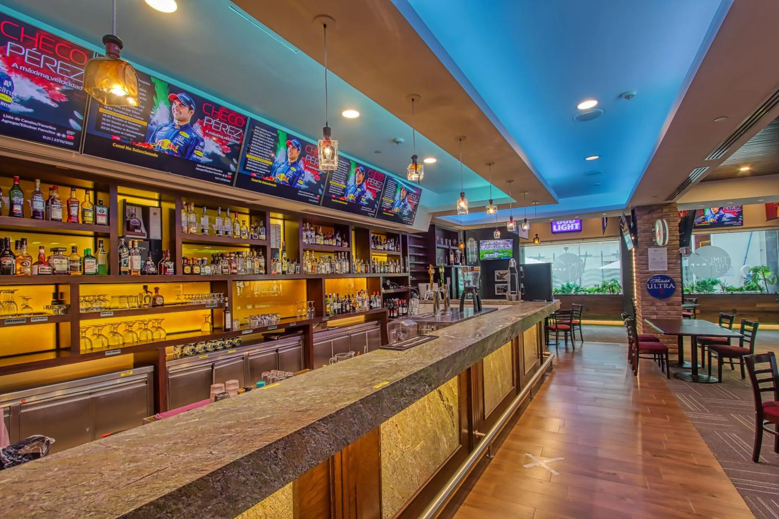 Lounge or bar in Crowne Plaza Leon by IHG