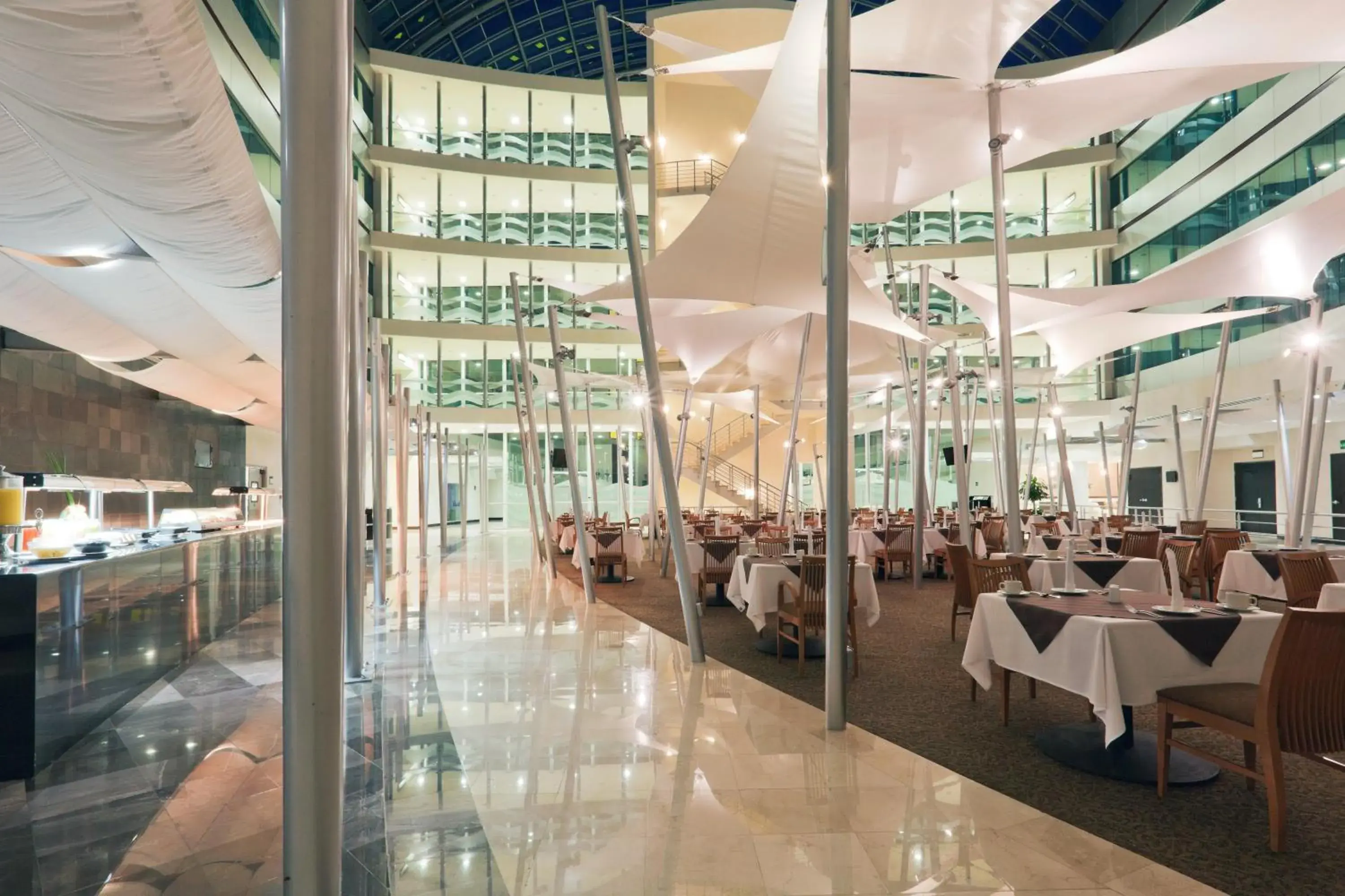 Restaurant/places to eat in Crowne Plaza Leon by IHG Restaurant/places to eat in Crowne Plaza Leon by IHG