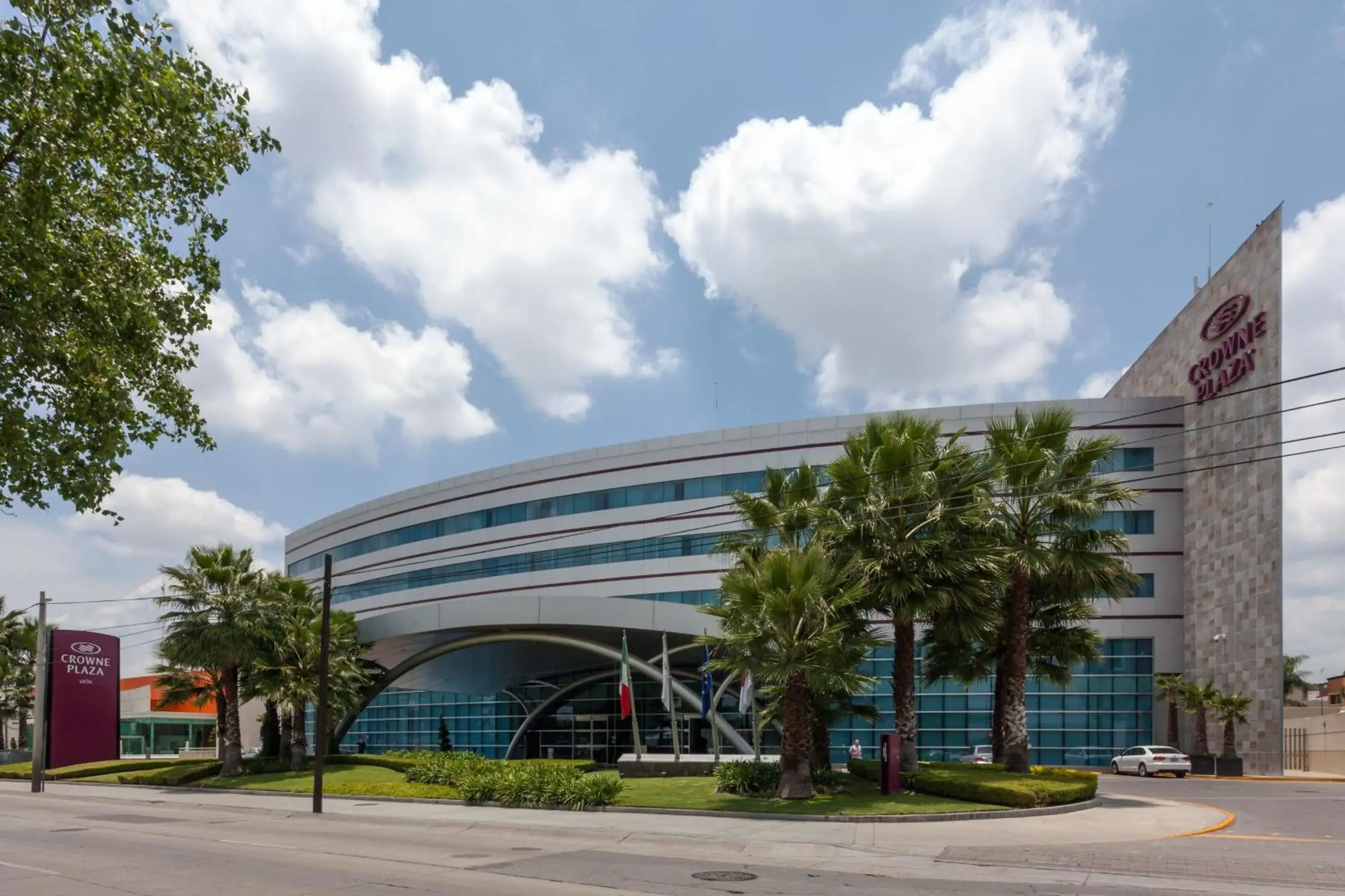 Property building in Crowne Plaza Leon by IHG Property building in Crowne Plaza Leon by IHG