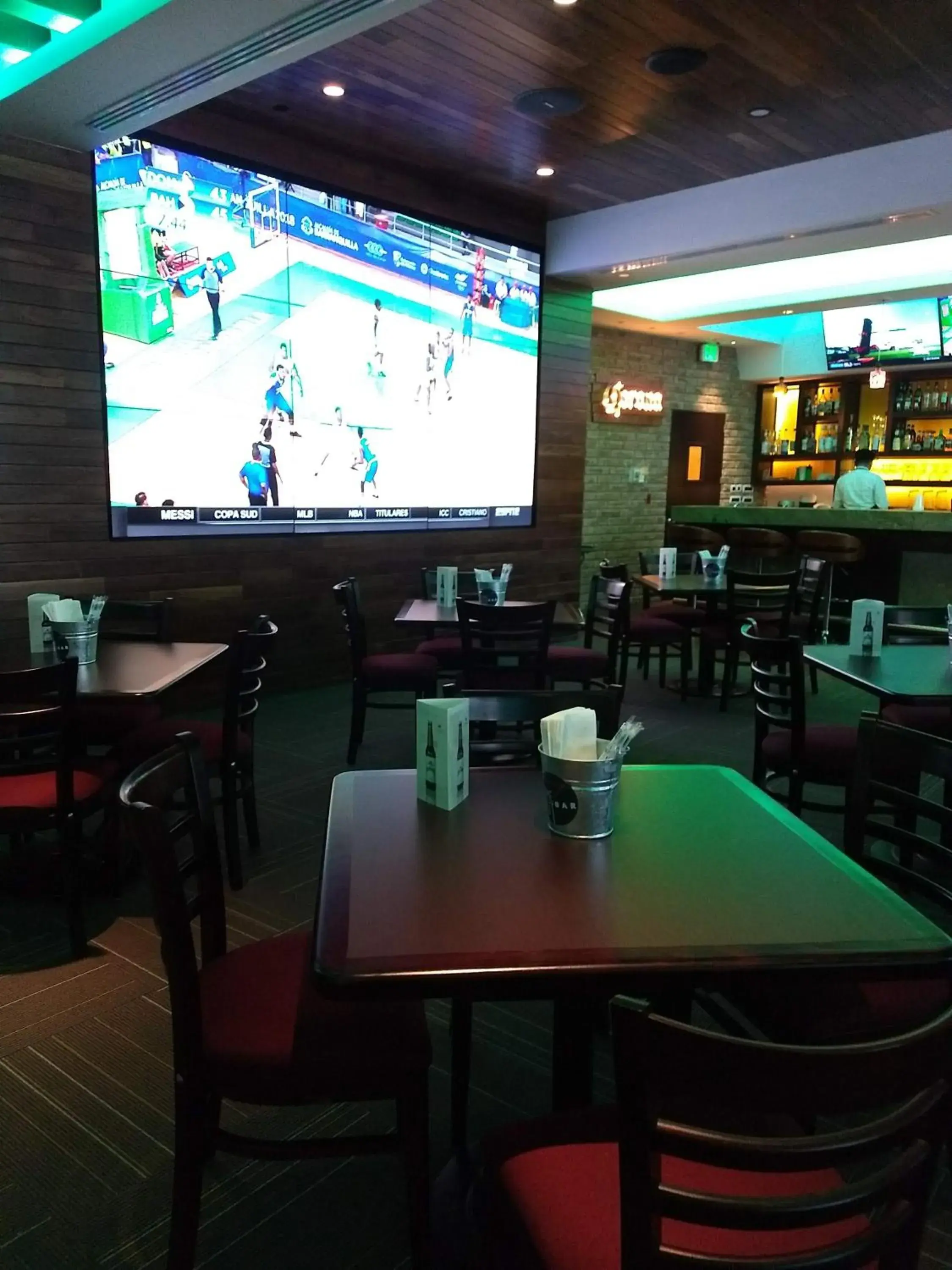 Lounge or bar in Crowne Plaza Leon by IHG Lounge or bar in Crowne Plaza Leon by IHG