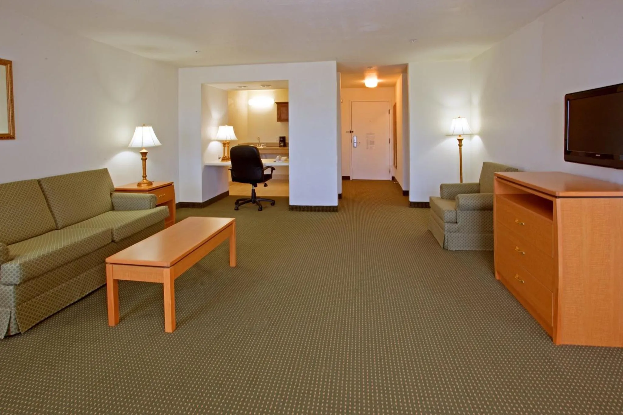 Photo of the whole room in Holiday Inn Express Hotel & Suites Columbus by IHG