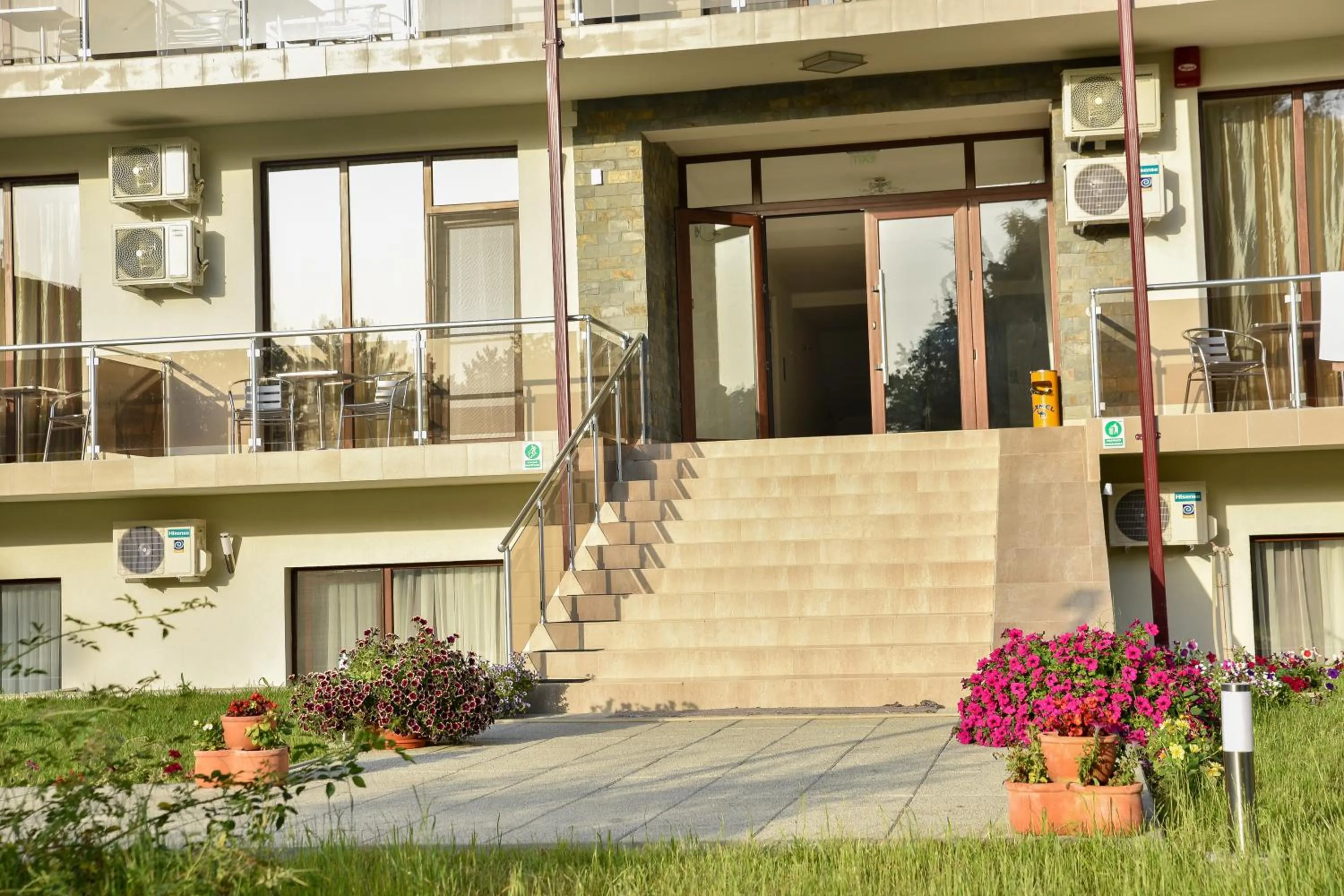 Facade/entrance in Q Hotel