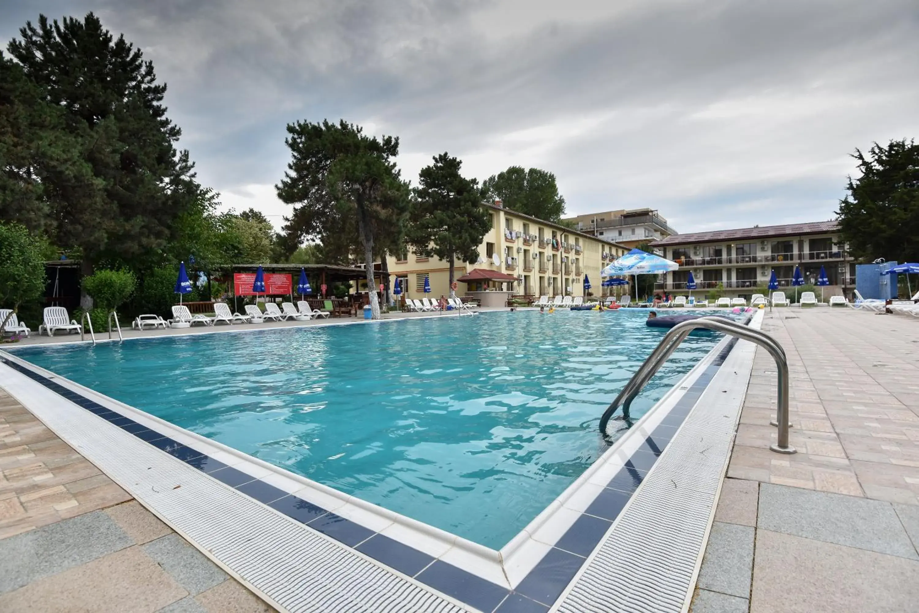 Swimming pool in Q Hotel Swimming pool in Q Hotel