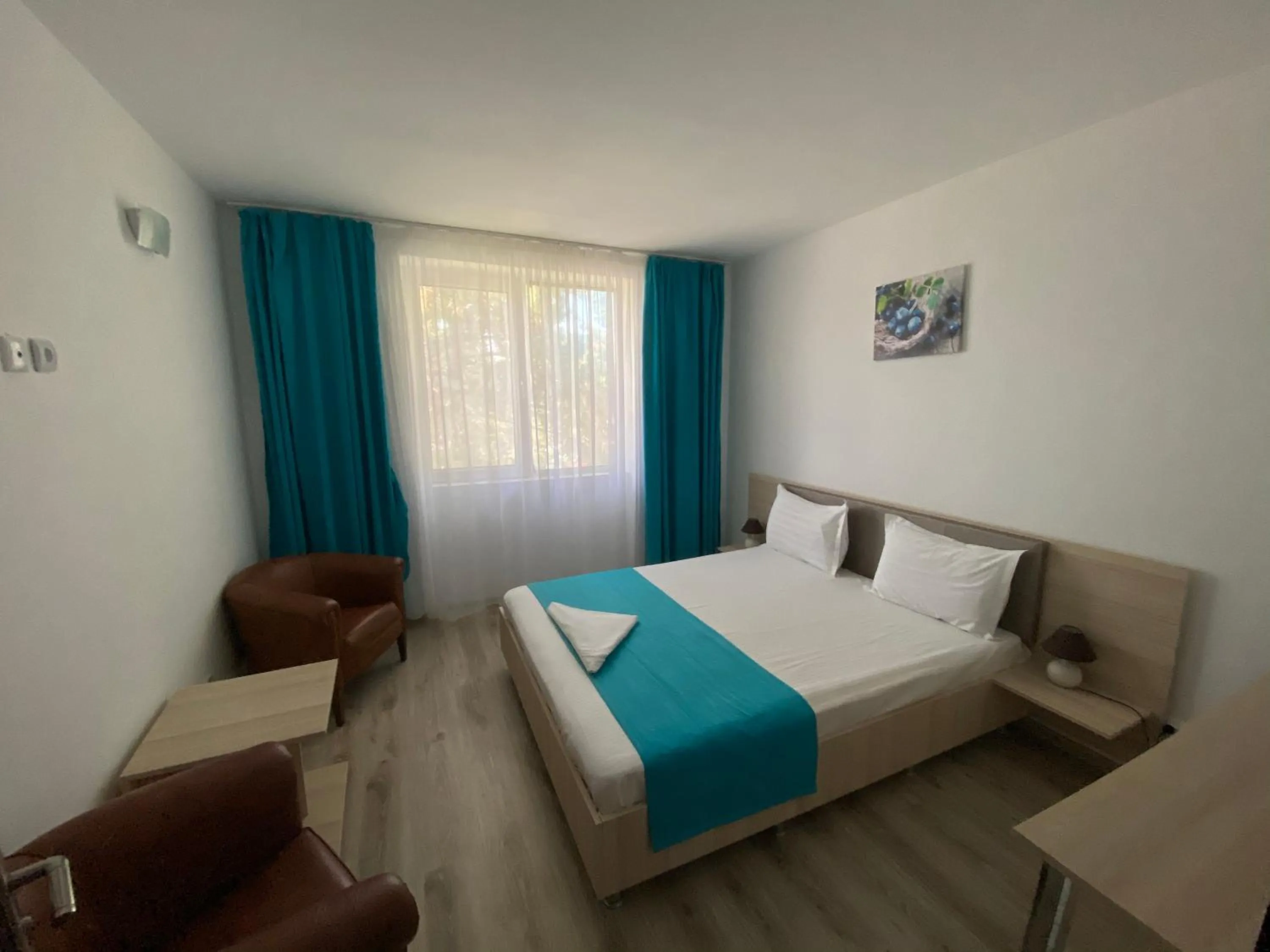 Property building, Bed in Q Hotel