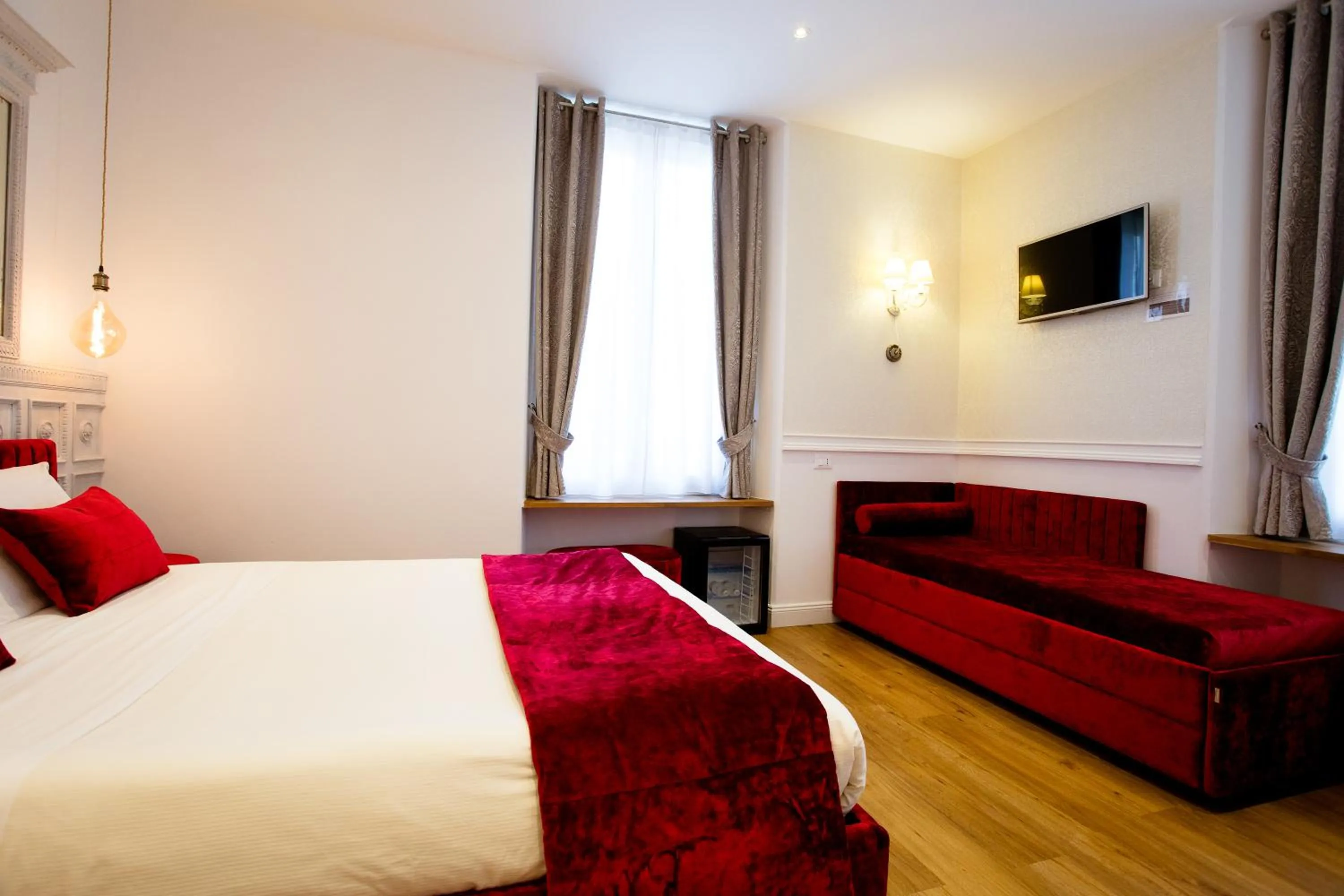 Bedroom, Bed in Atmosfere Guest House - Cinque Terre e La Spezia