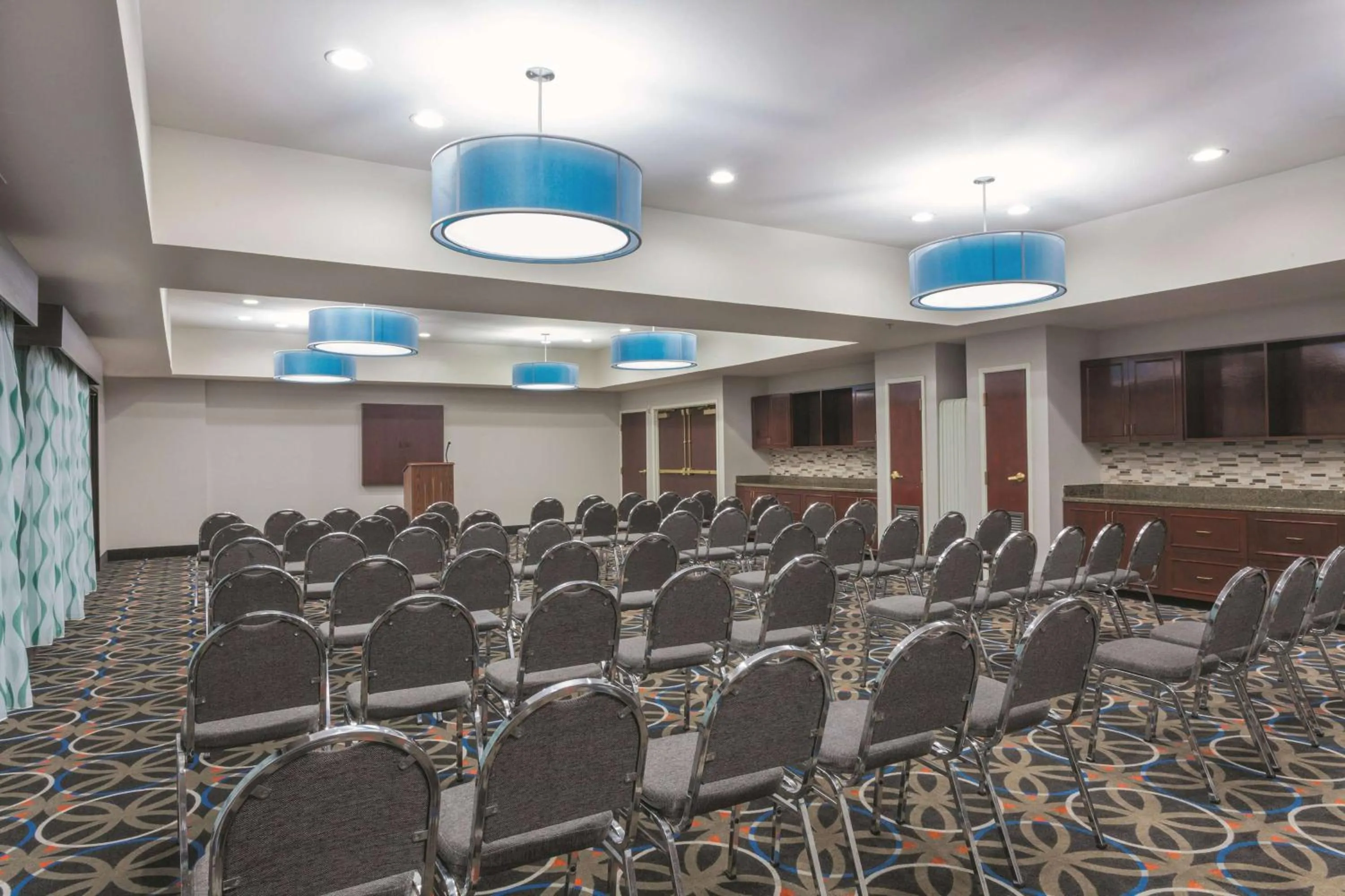 Meeting/conference room in La Quinta by Wyndham Covington