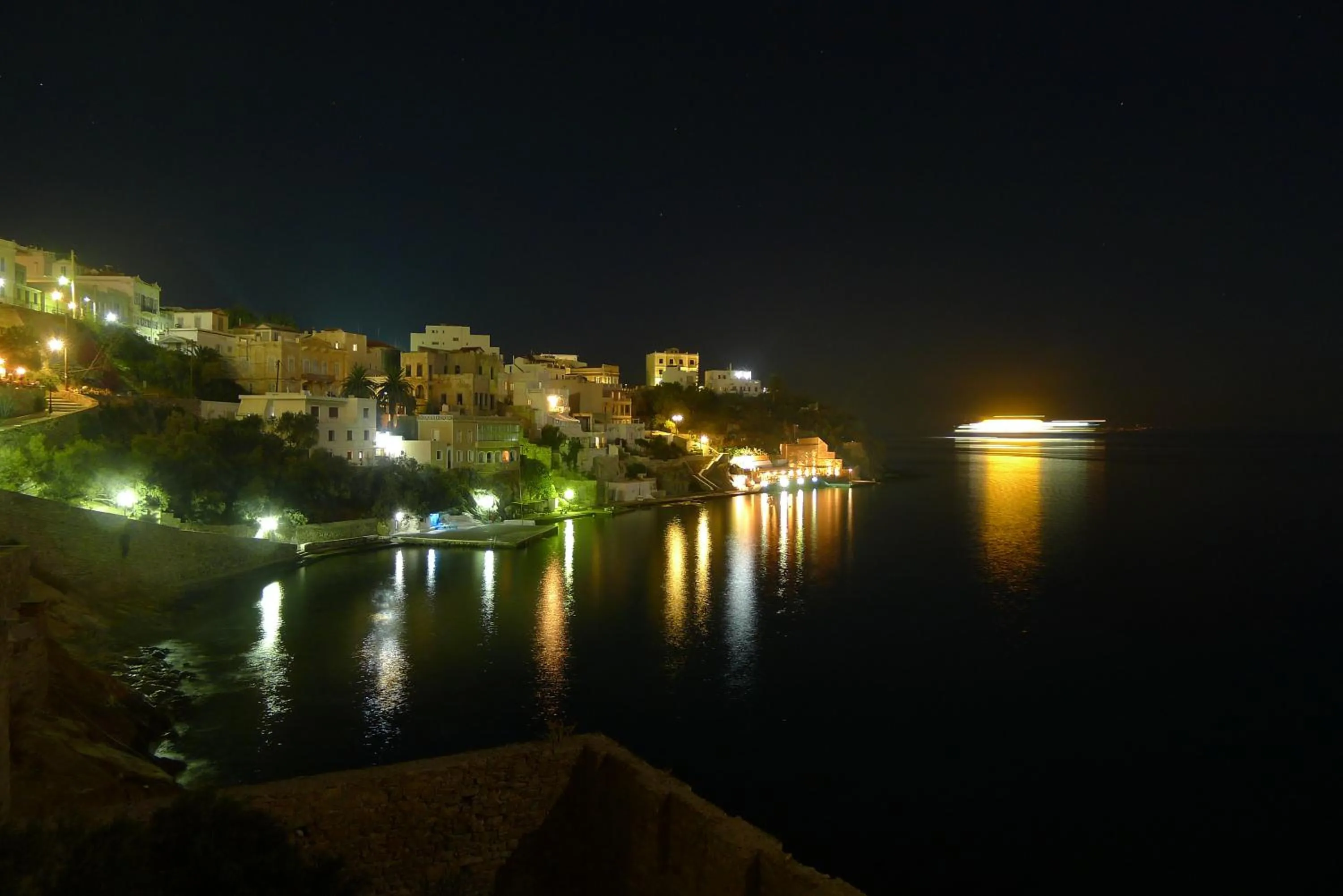 Night in Apollonos Seafront Apartment