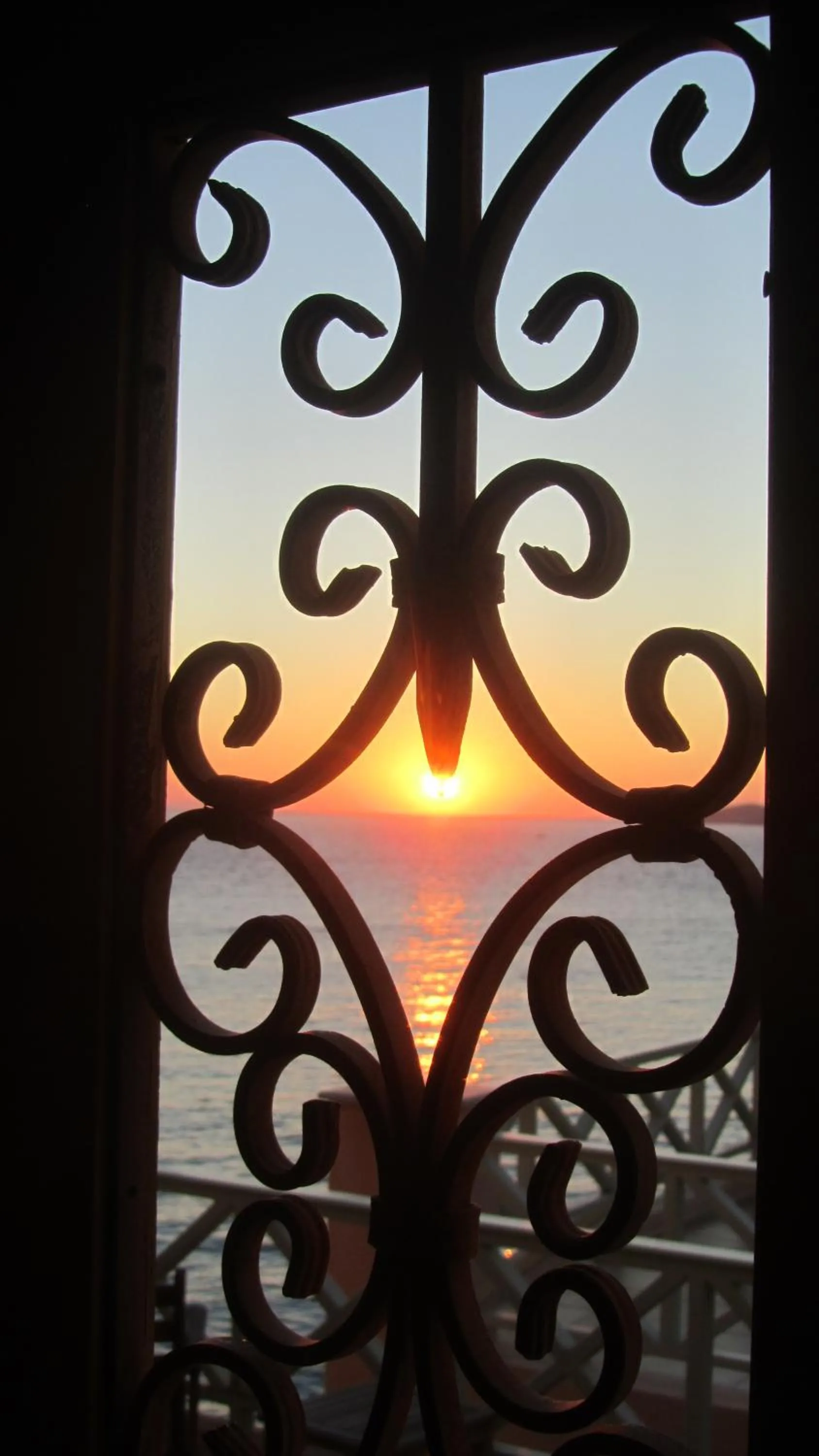 Sea view in Apollonos Seafront Apartment