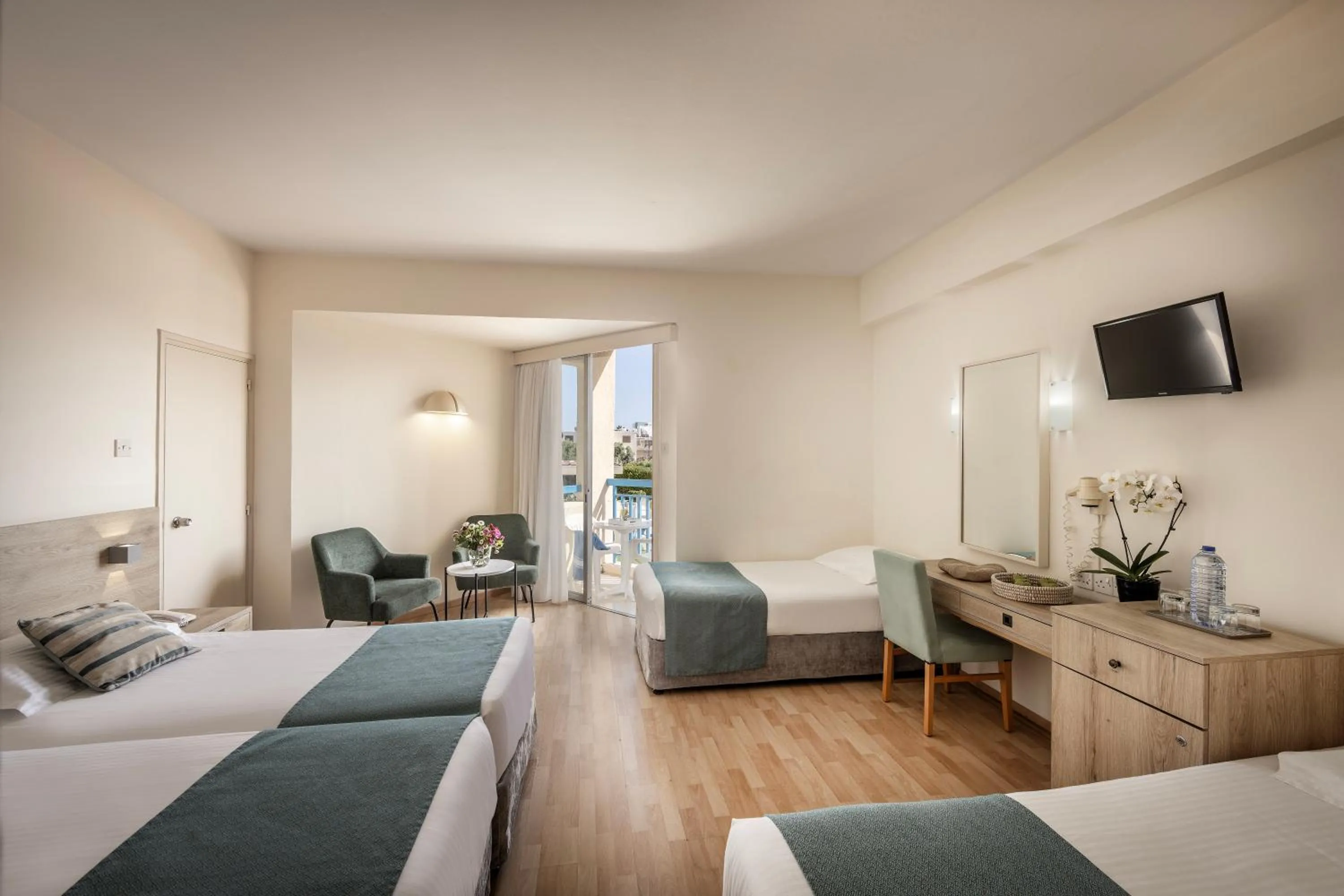 Property building, Bed in Kissos Hotel