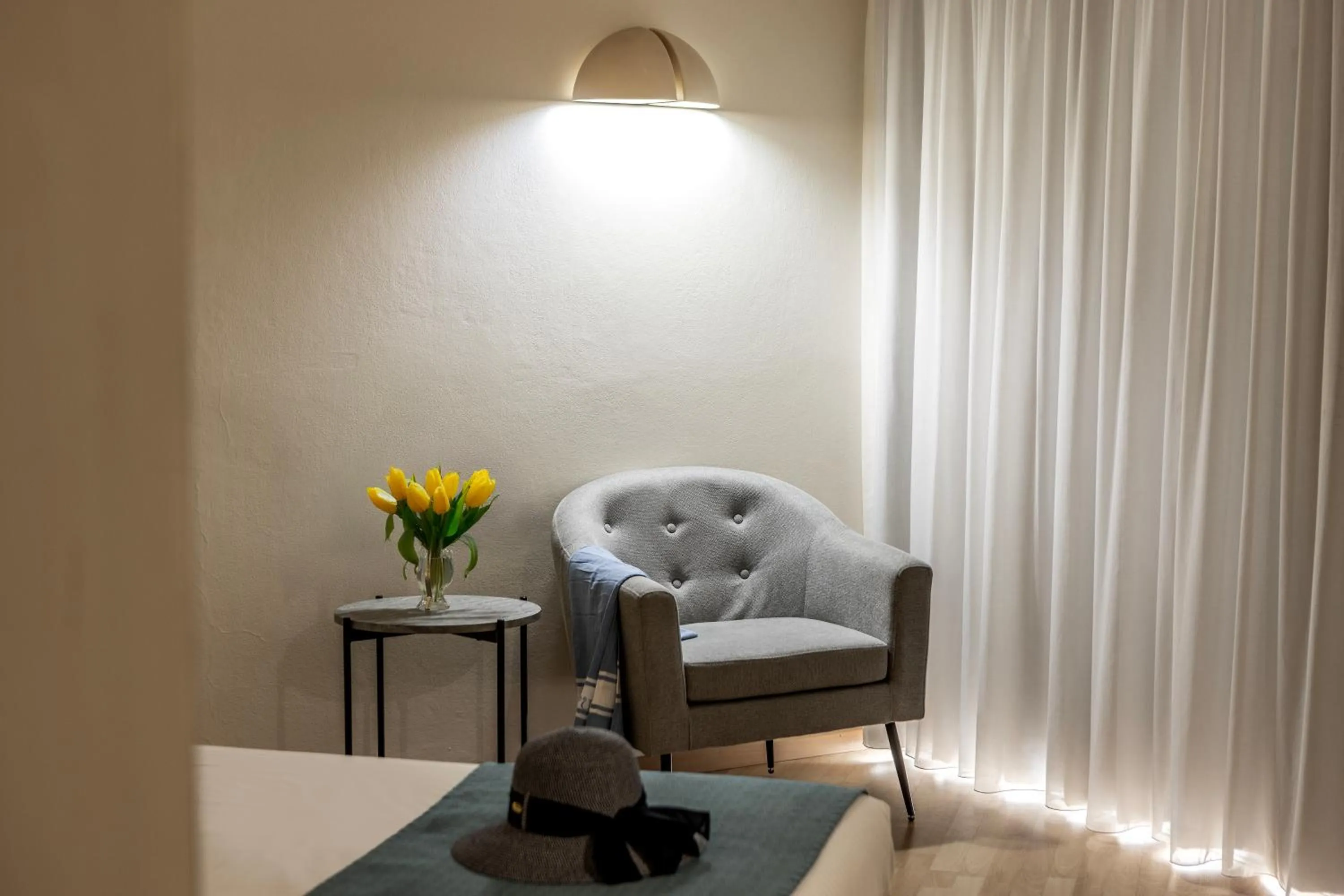 Seating area in Kissos Hotel