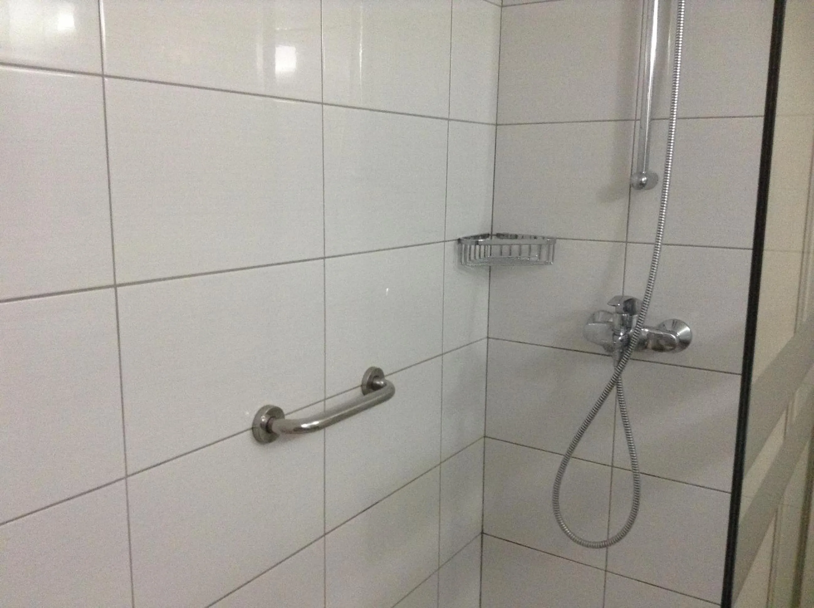 Shower in Kissos Hotel