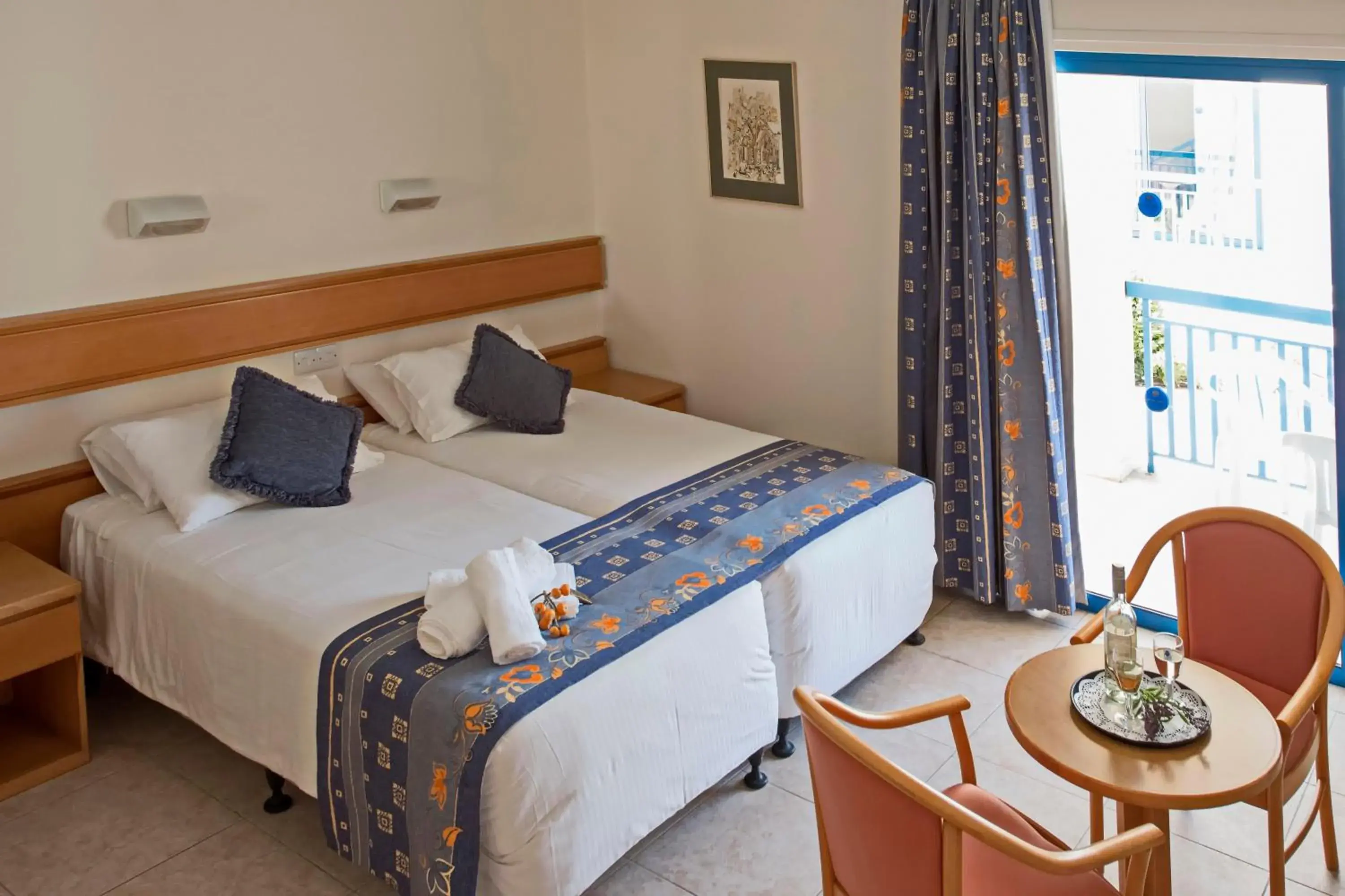 Superior Twin Room with Pool View in Kissos Hotel Superior Twin Room with Pool View in Kissos Hotel