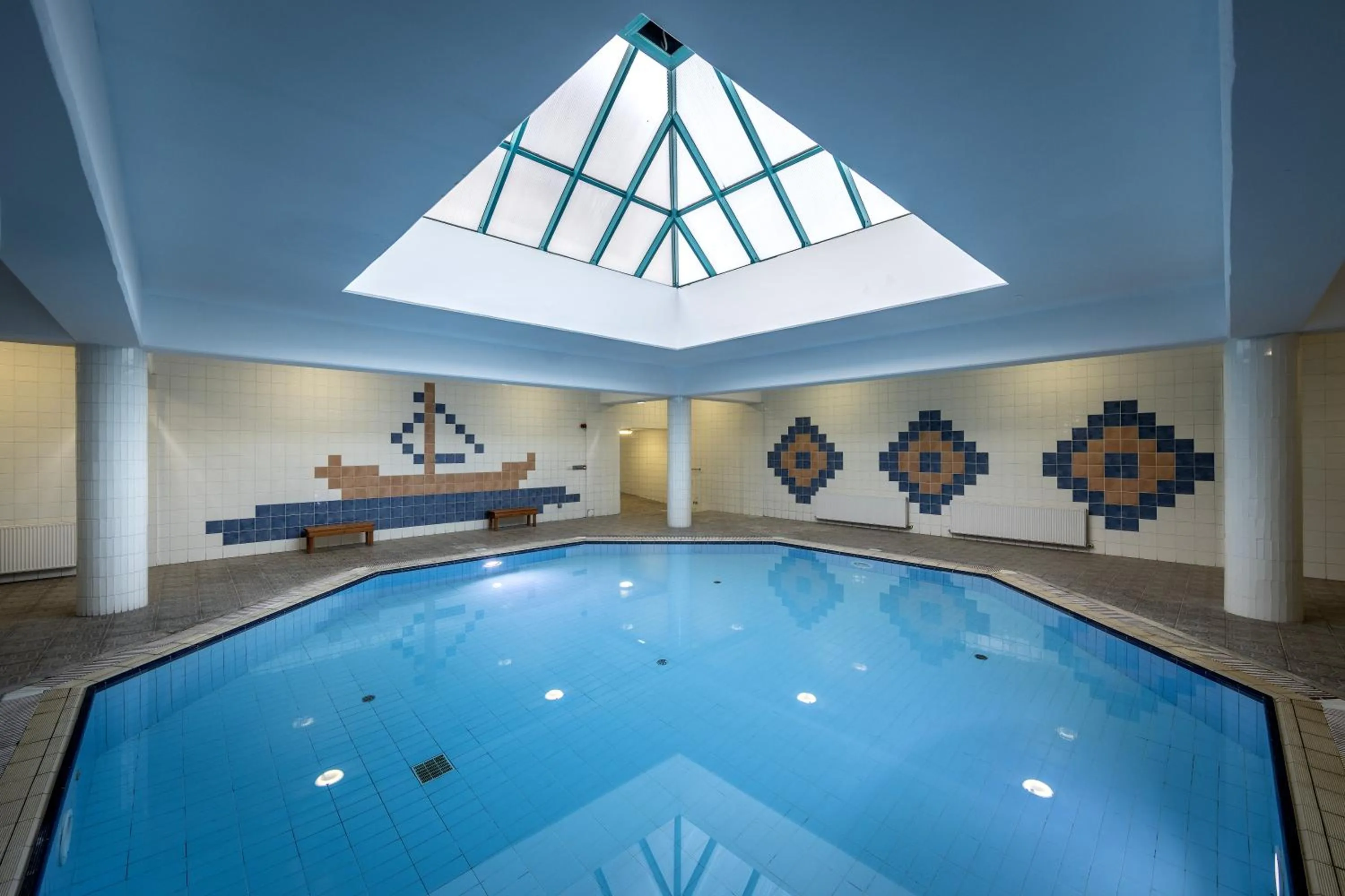 Swimming pool in Kissos Hotel