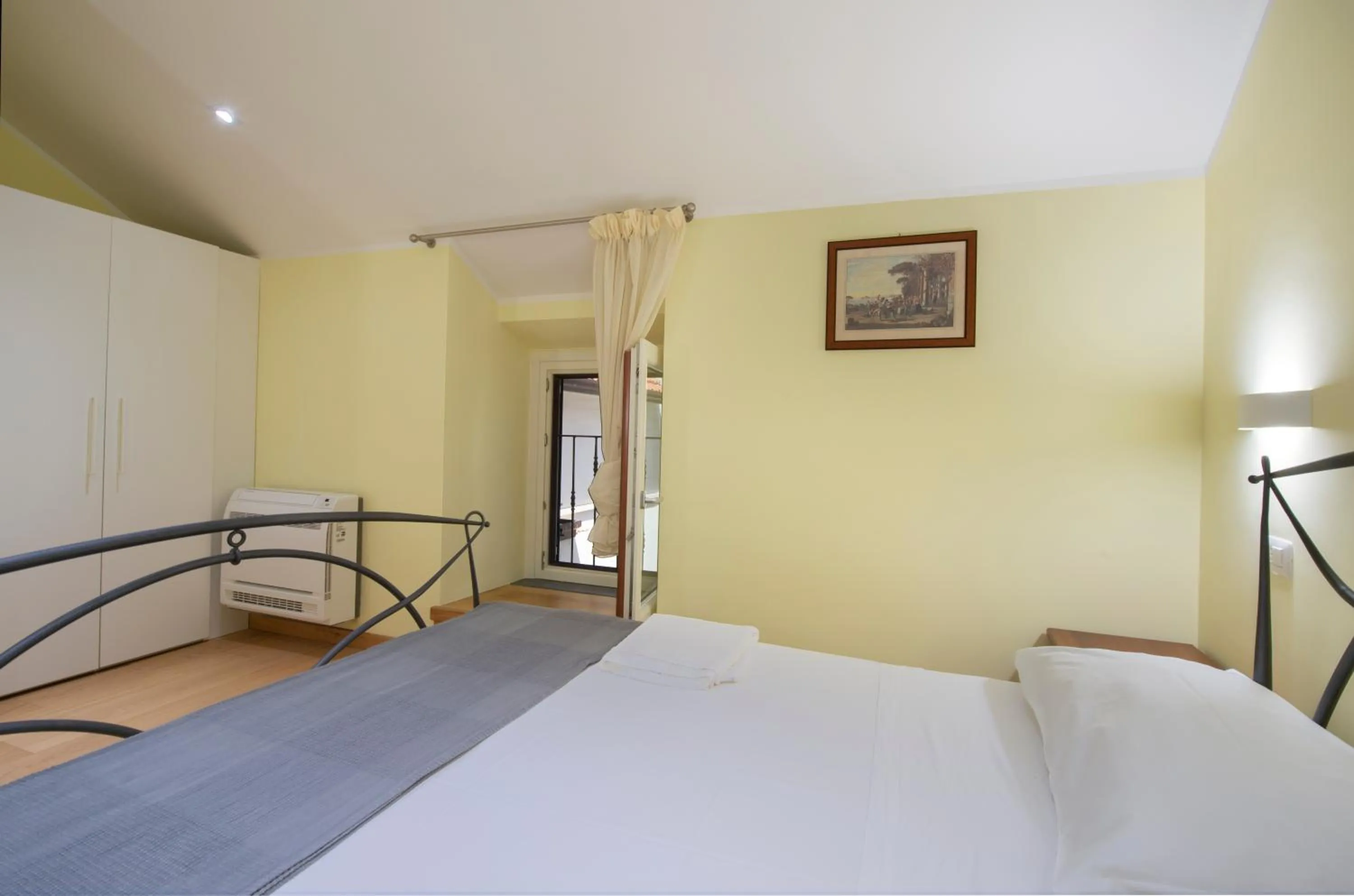 Bed in Ravello House