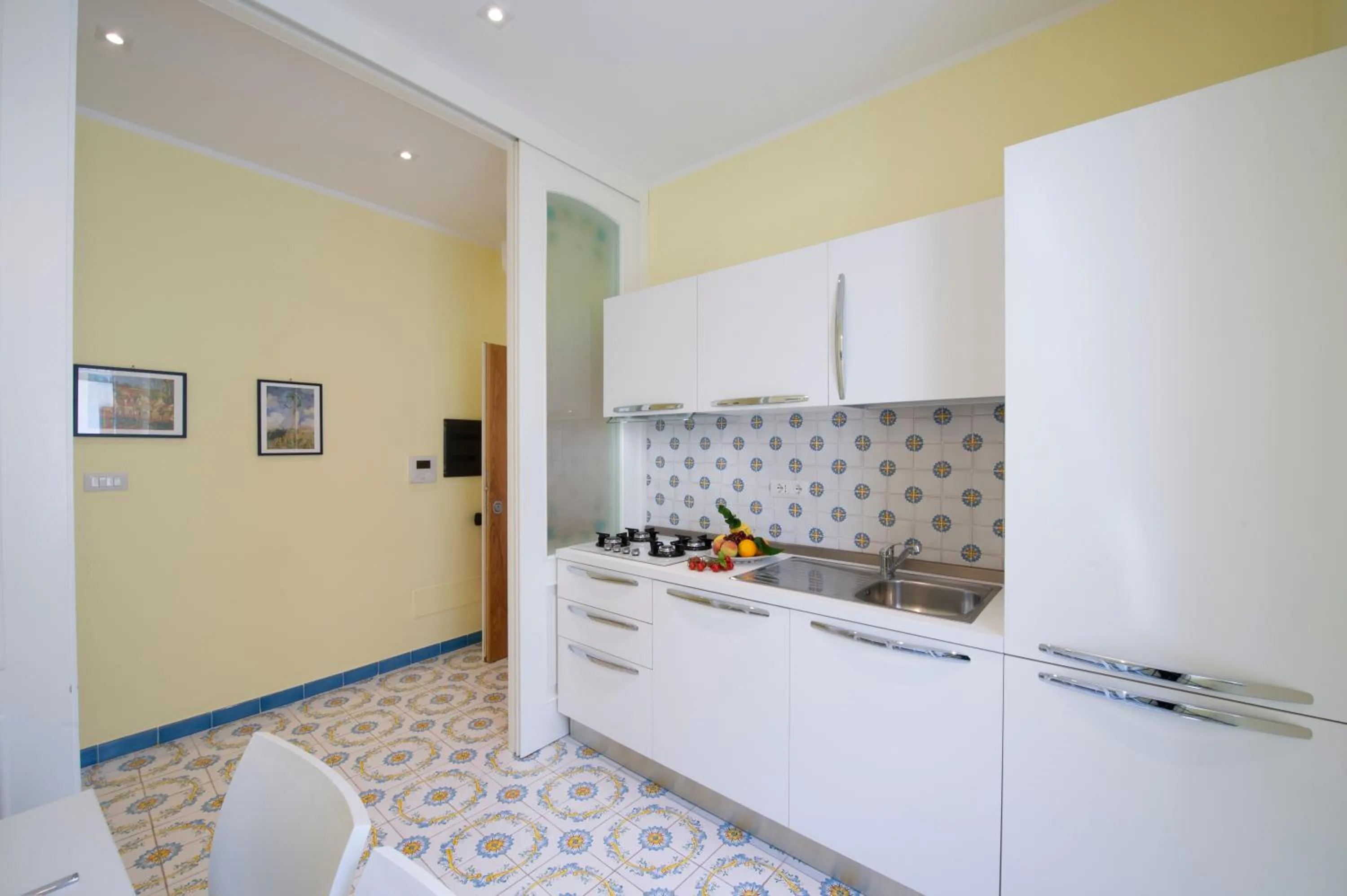Kitchen or kitchenette in Ravello House