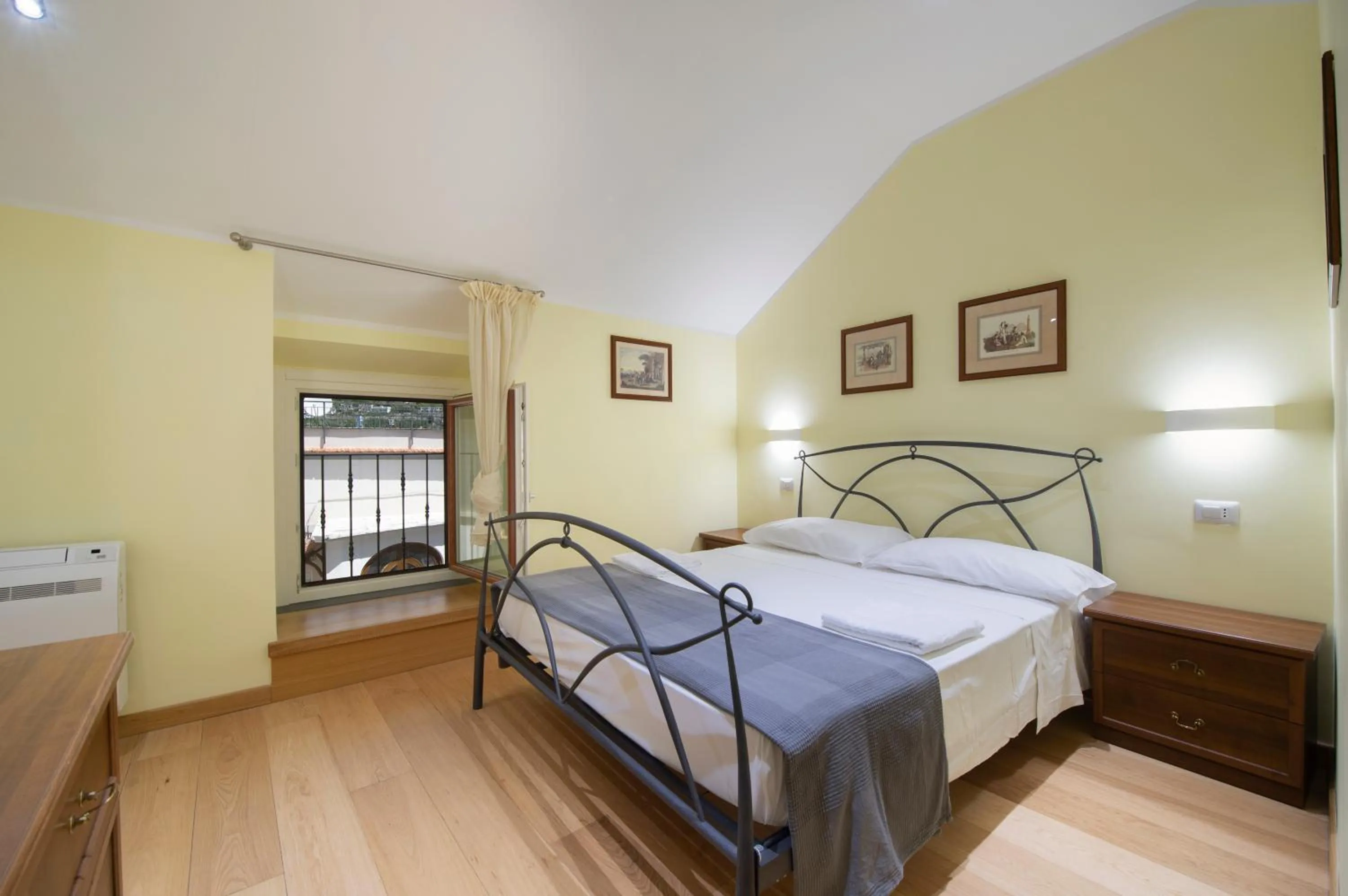 Bed in Ravello House