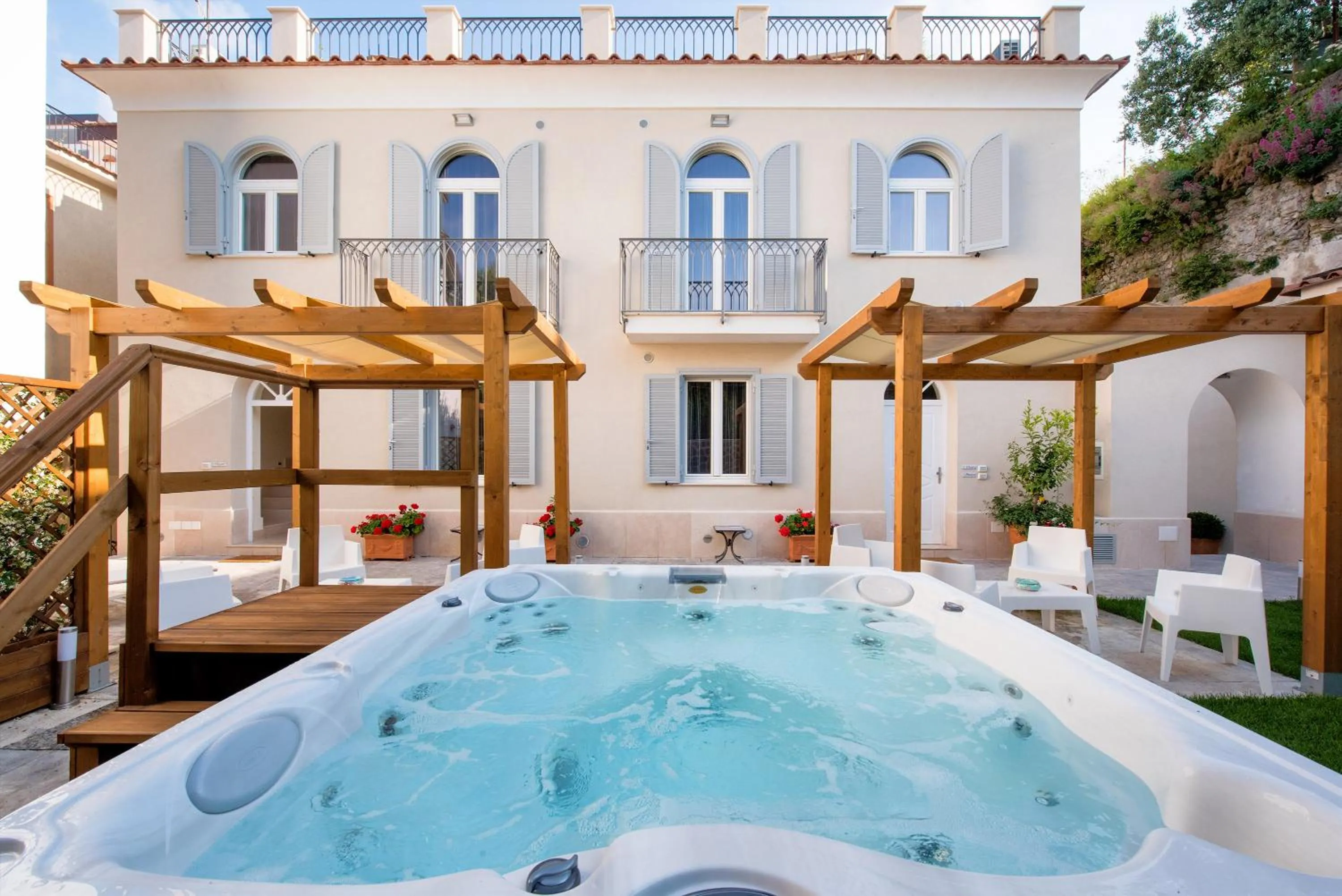 Property building in Ravello House