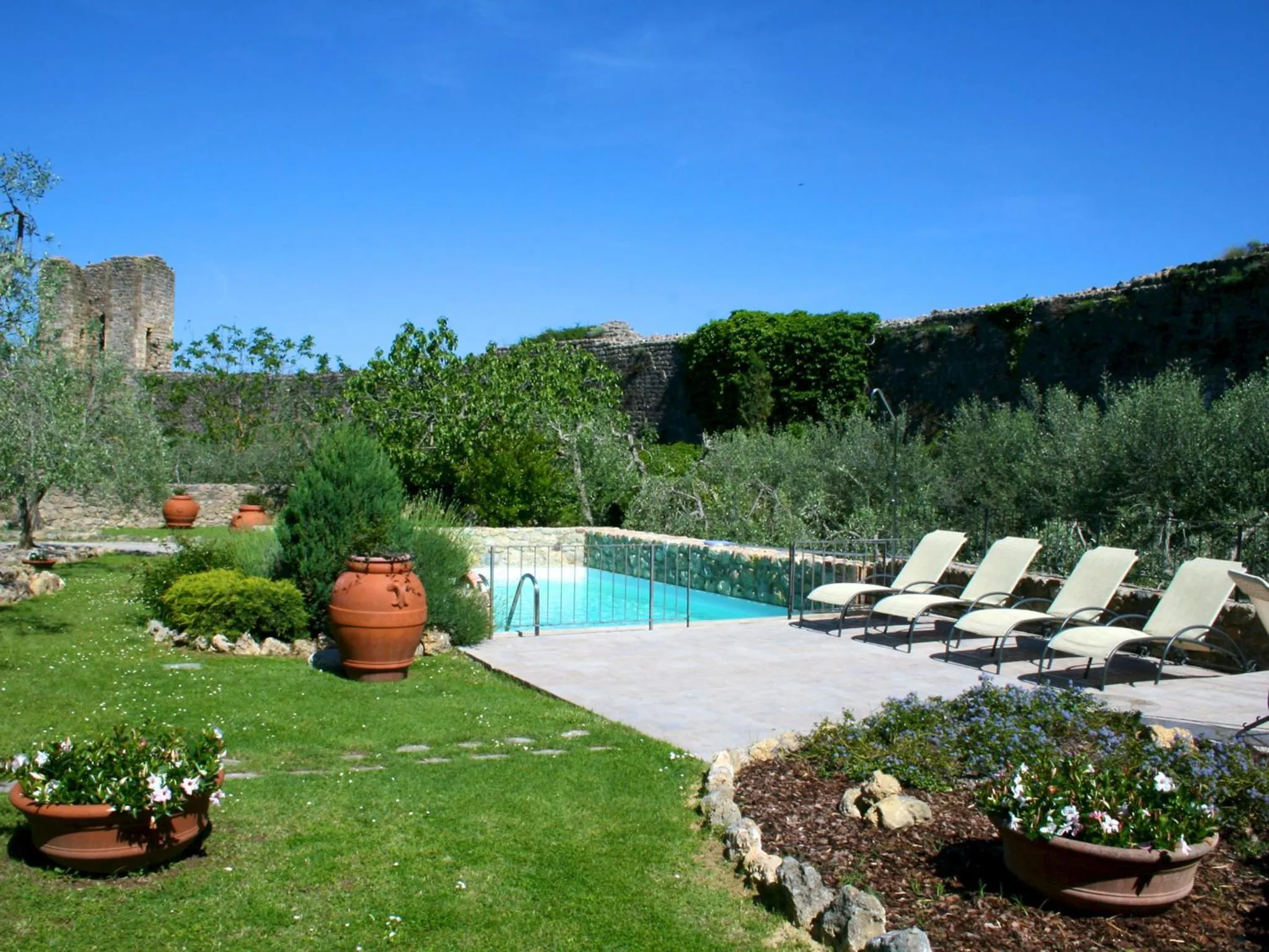 Garden in Hotel Monteriggioni