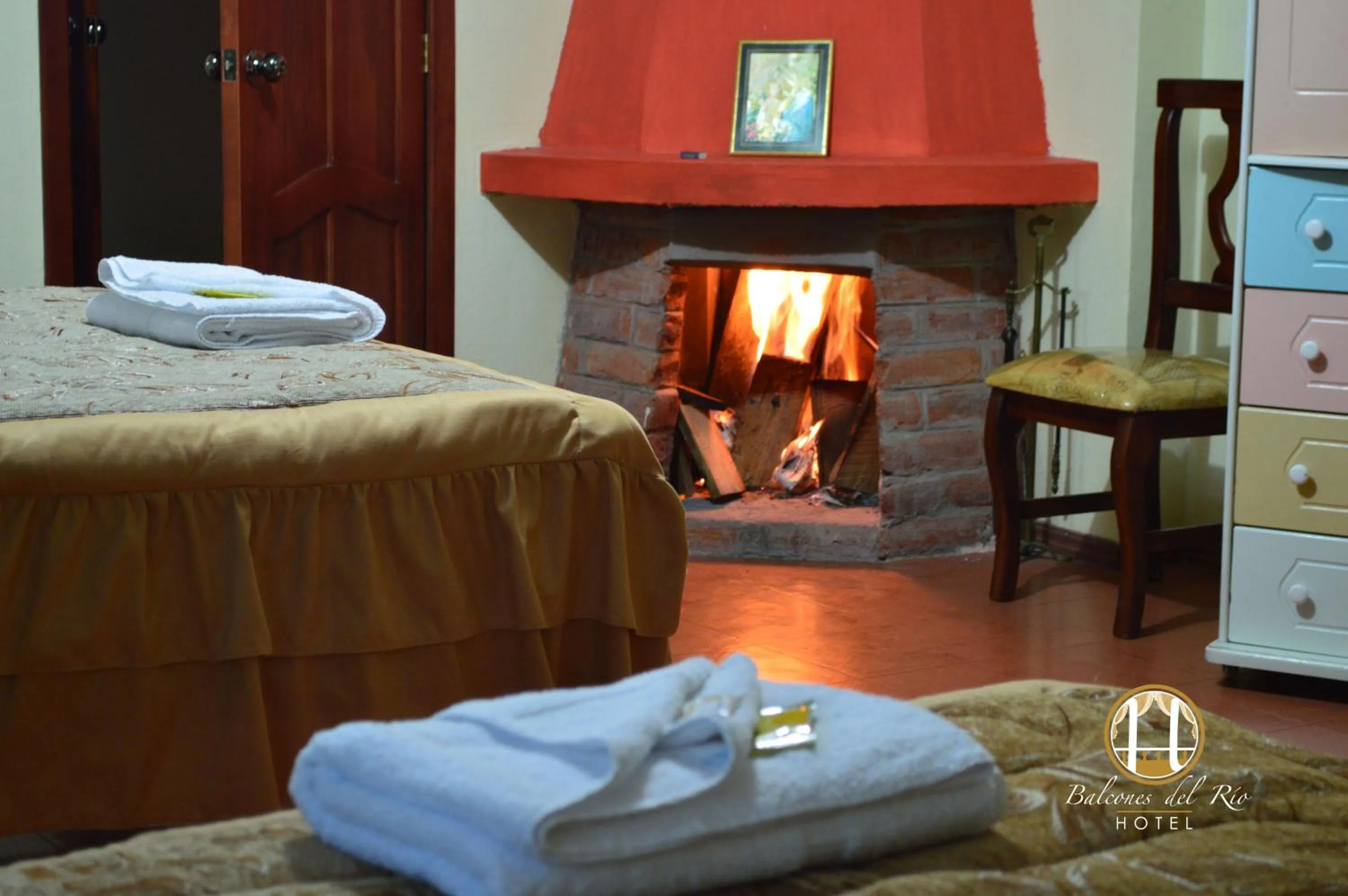 Photo of the whole room, Bed in Balcones del Río Hotel