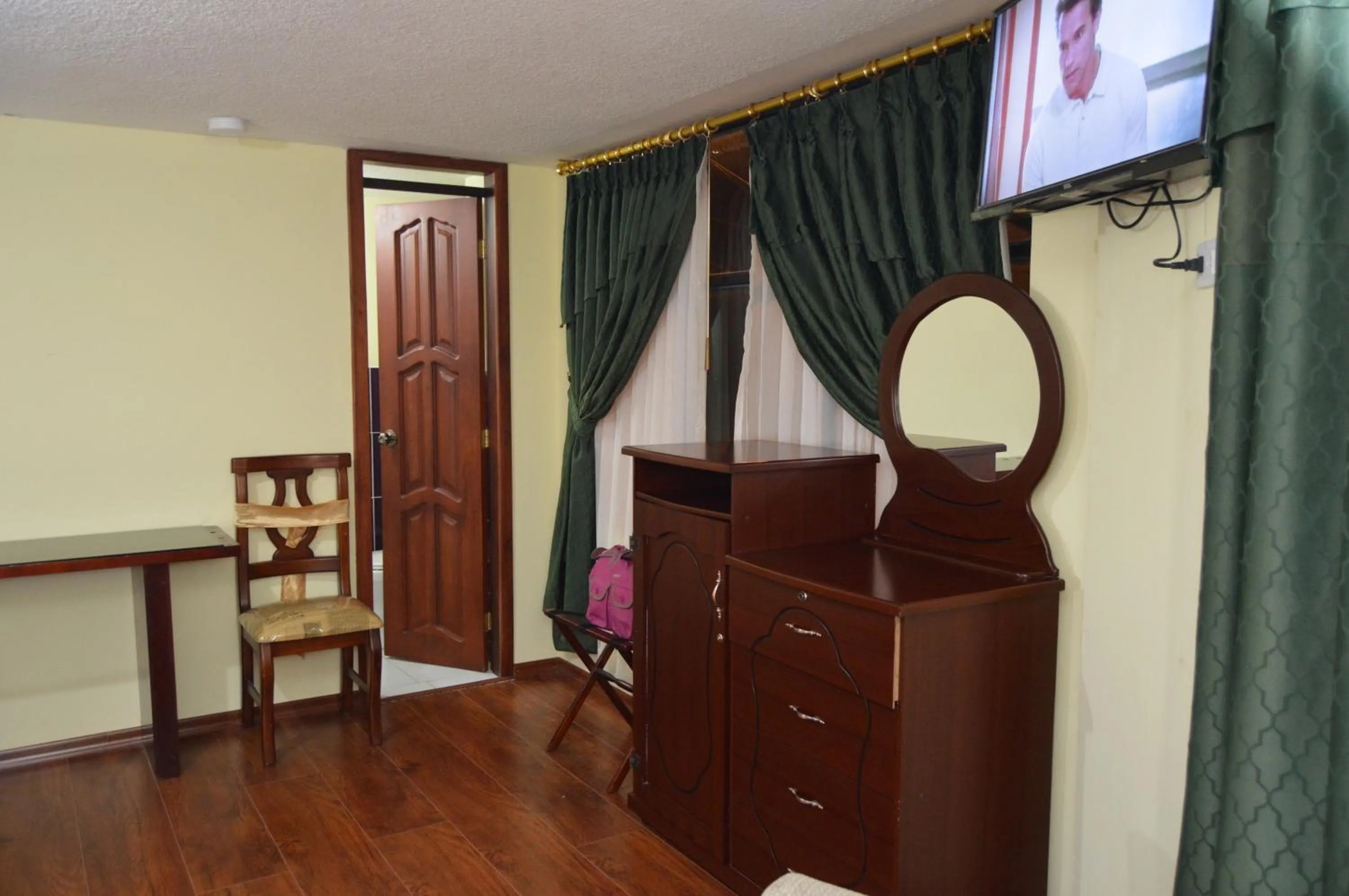 Photo of the whole room in Balcones del Río Hotel