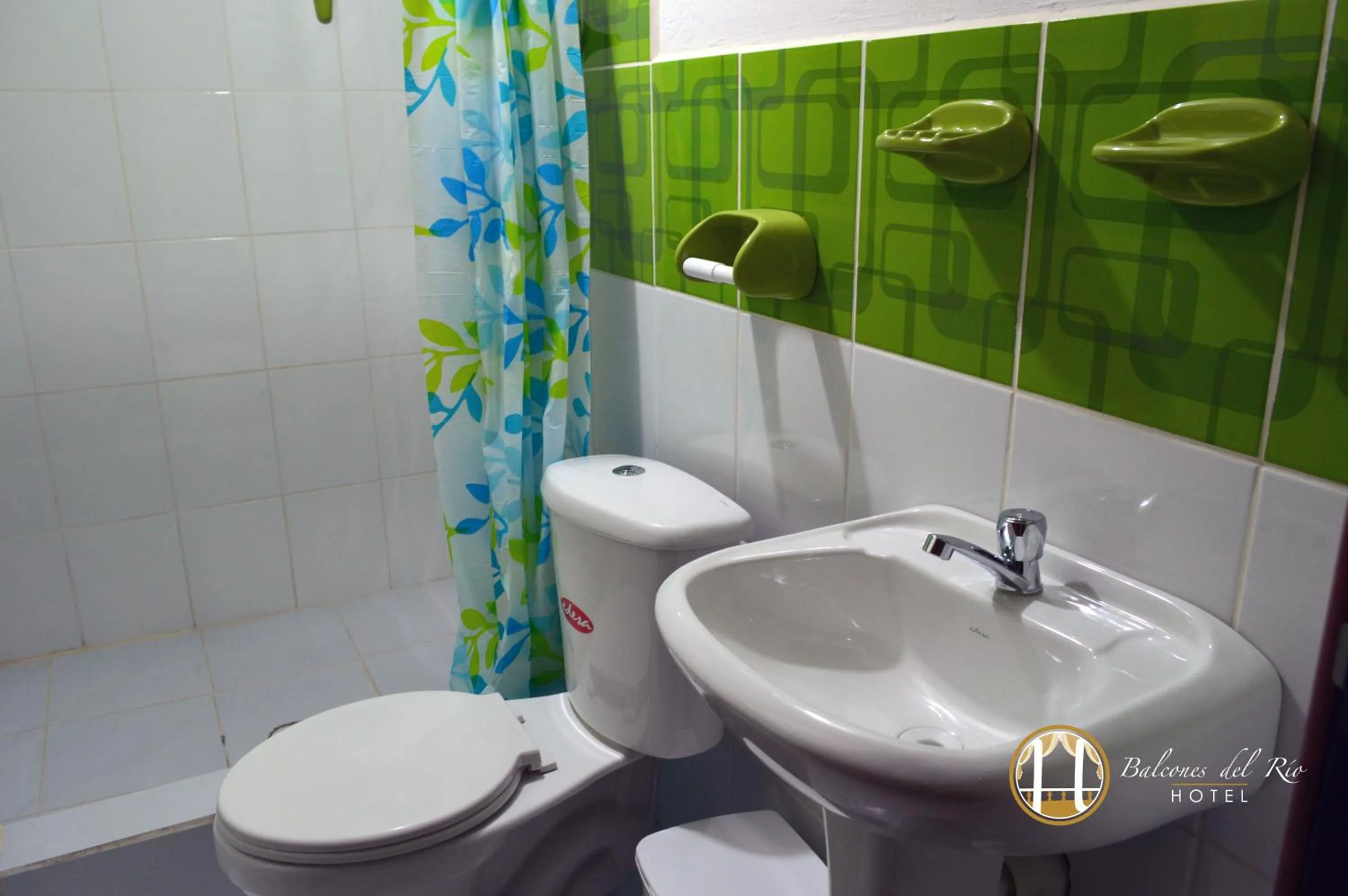 Bathroom in Balcones del Río Hotel