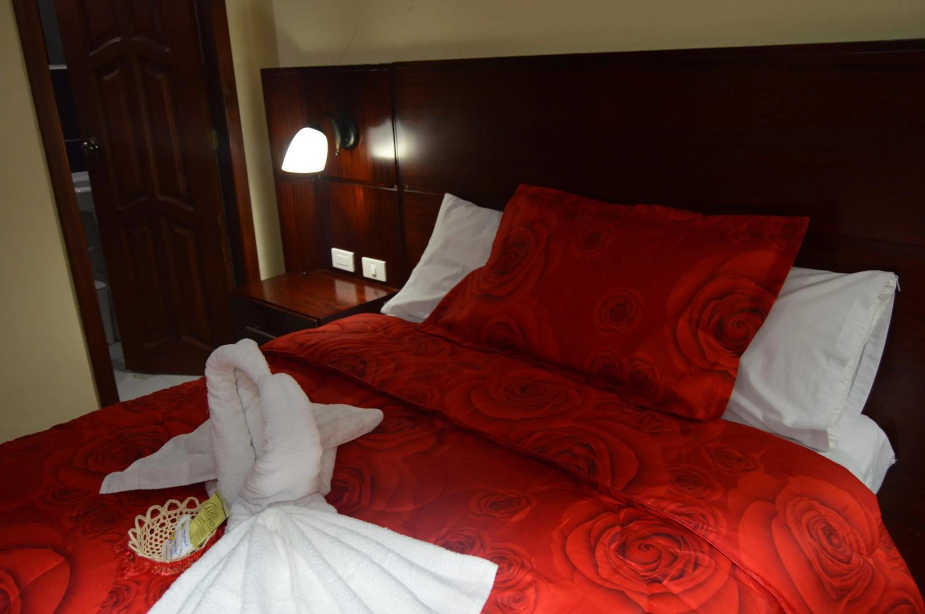 Photo of the whole room, Bed in Balcones del Río Hotel