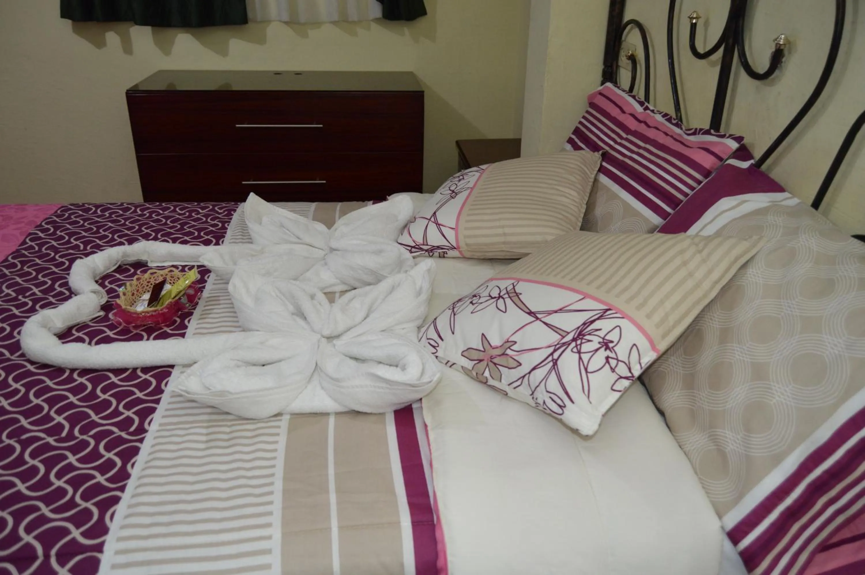 Decorative detail, Bed in Balcones del Río Hotel