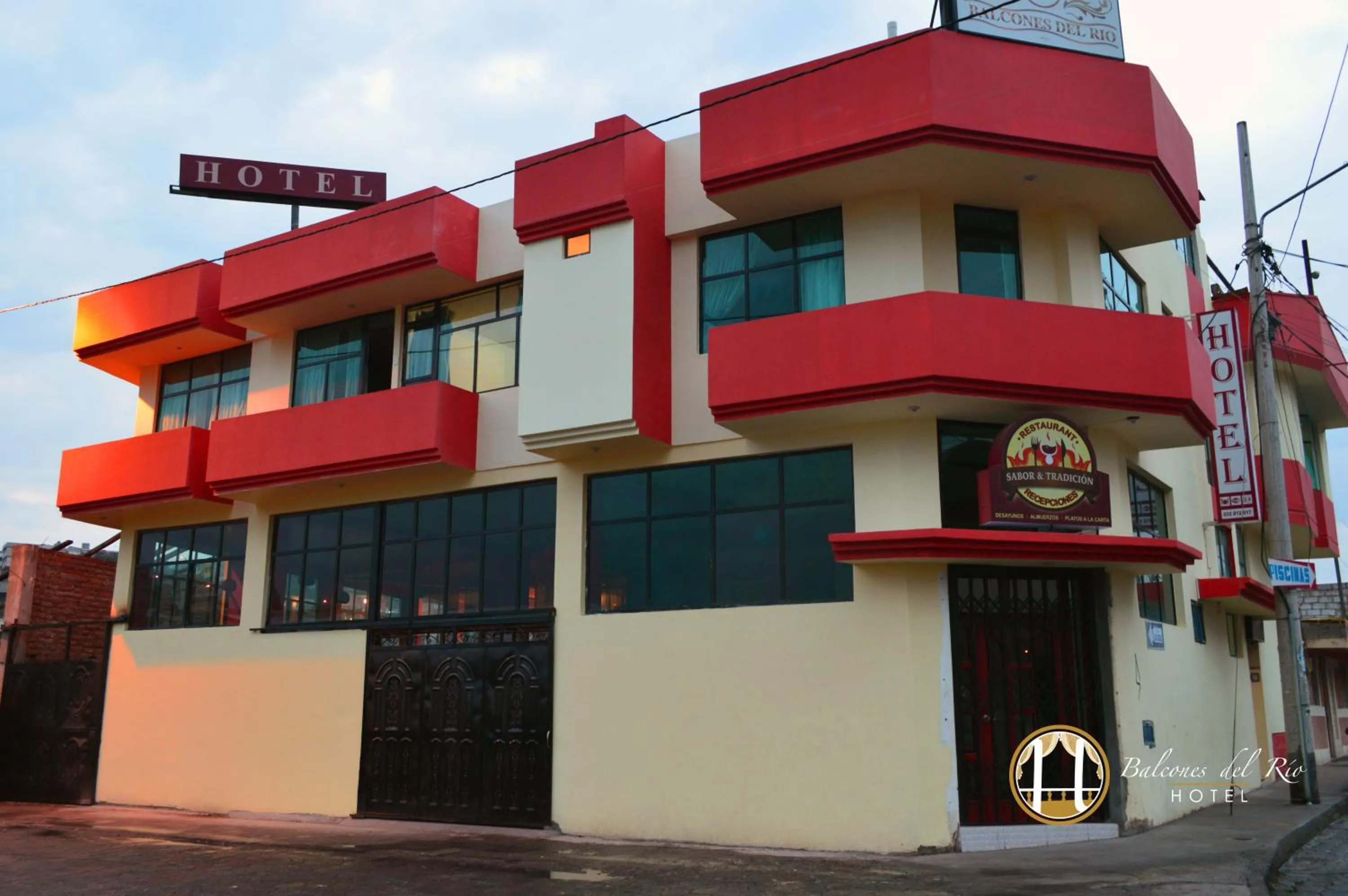 Restaurant/places to eat in Balcones del Río Hotel