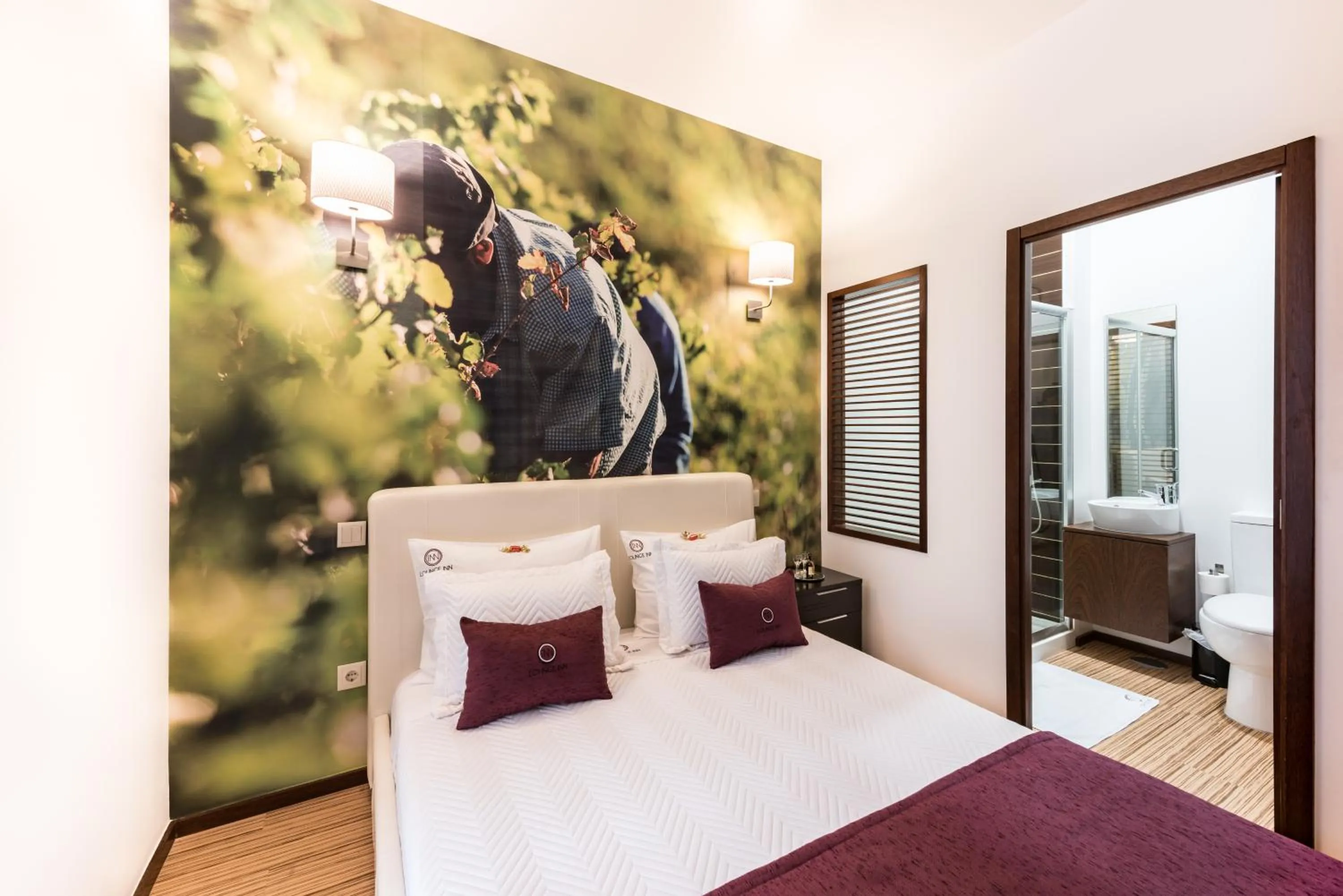 Bedroom, Bed in Lounge Inn Guest House