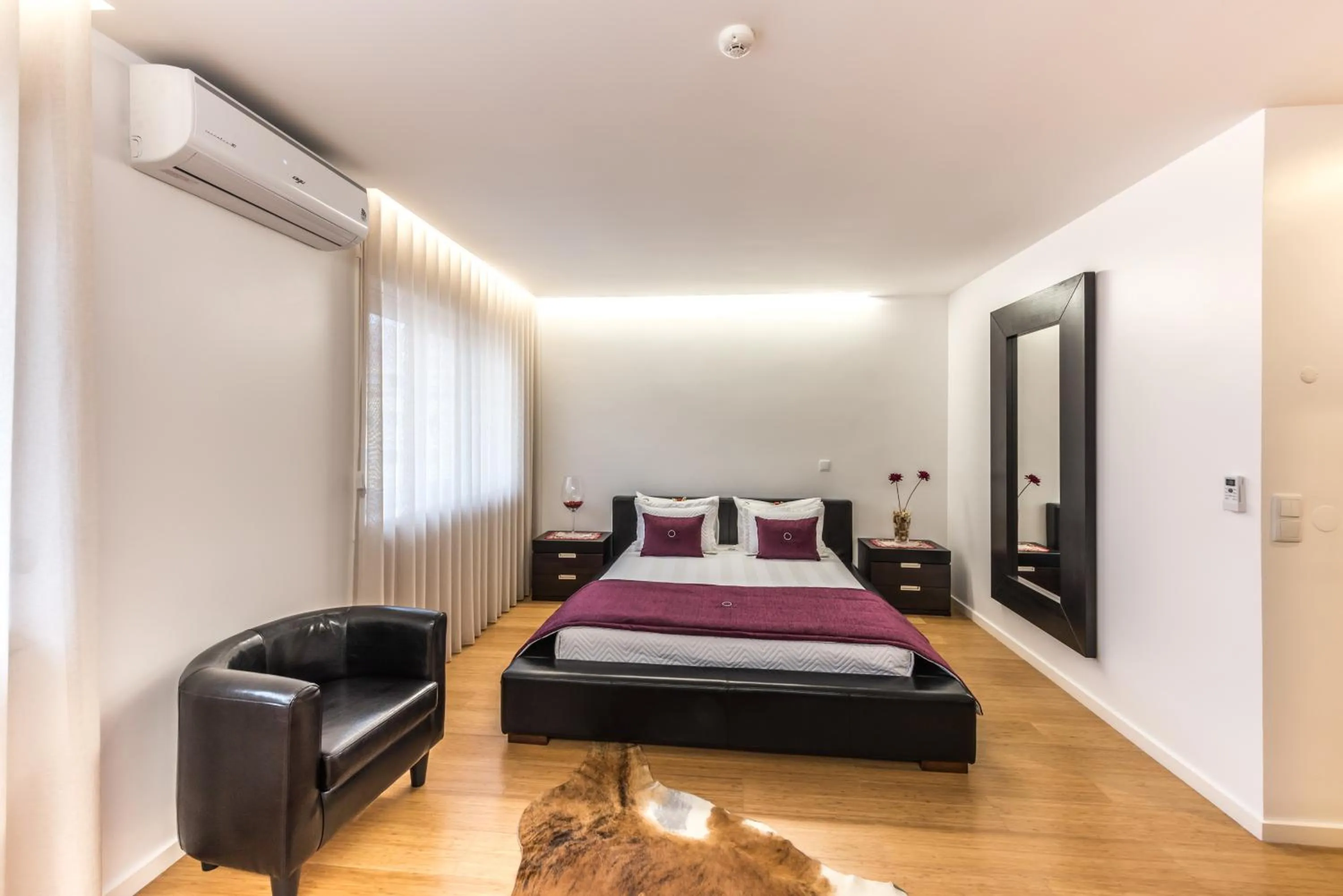 Bedroom, Bed in Lounge Inn Guest House