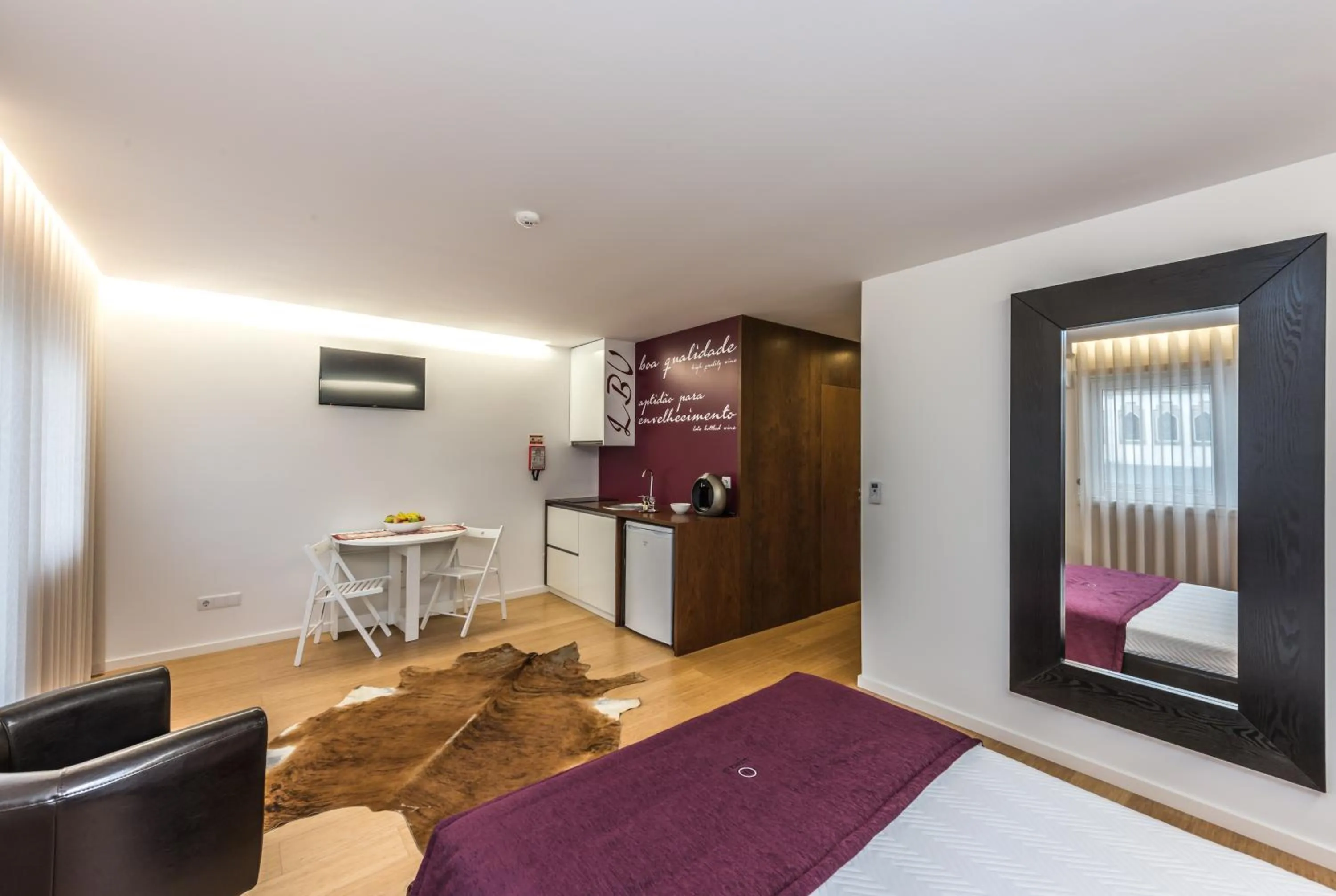 Bedroom, Bed in Lounge Inn Guest House