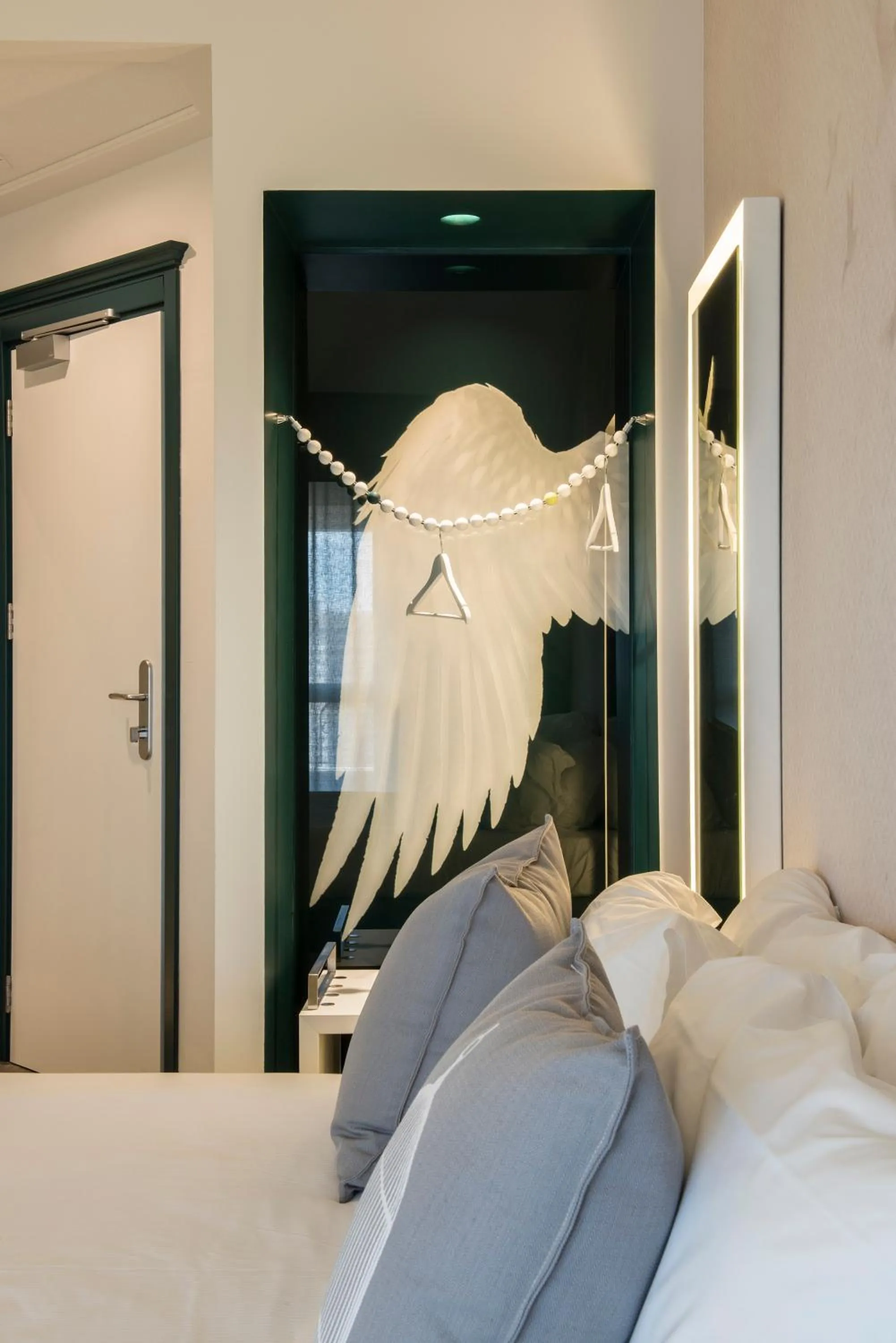 Decorative detail, Bed in Ariae Dépendance - Alihotels