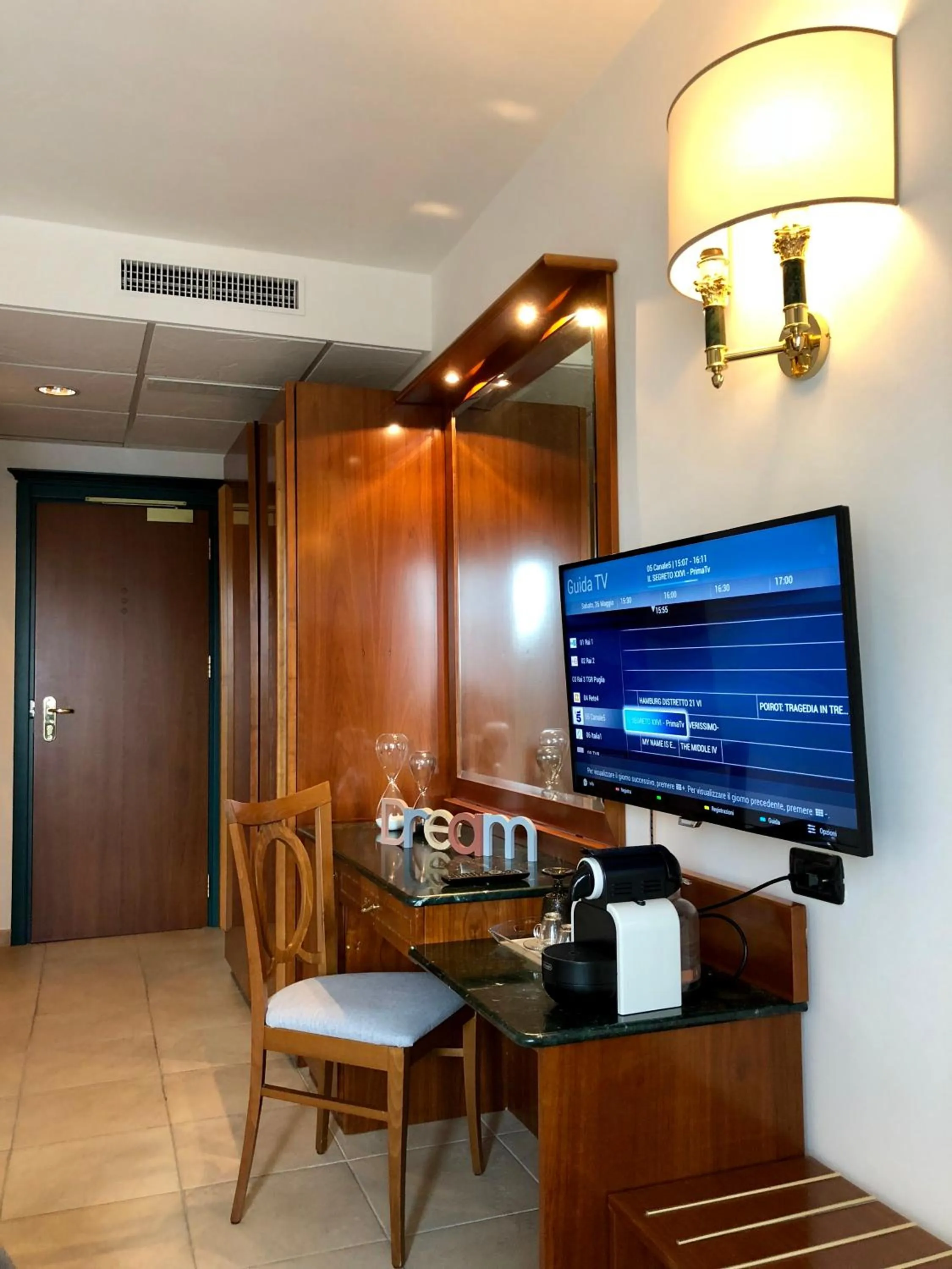 TV and multimedia in Ariae Dépendance - Alihotels