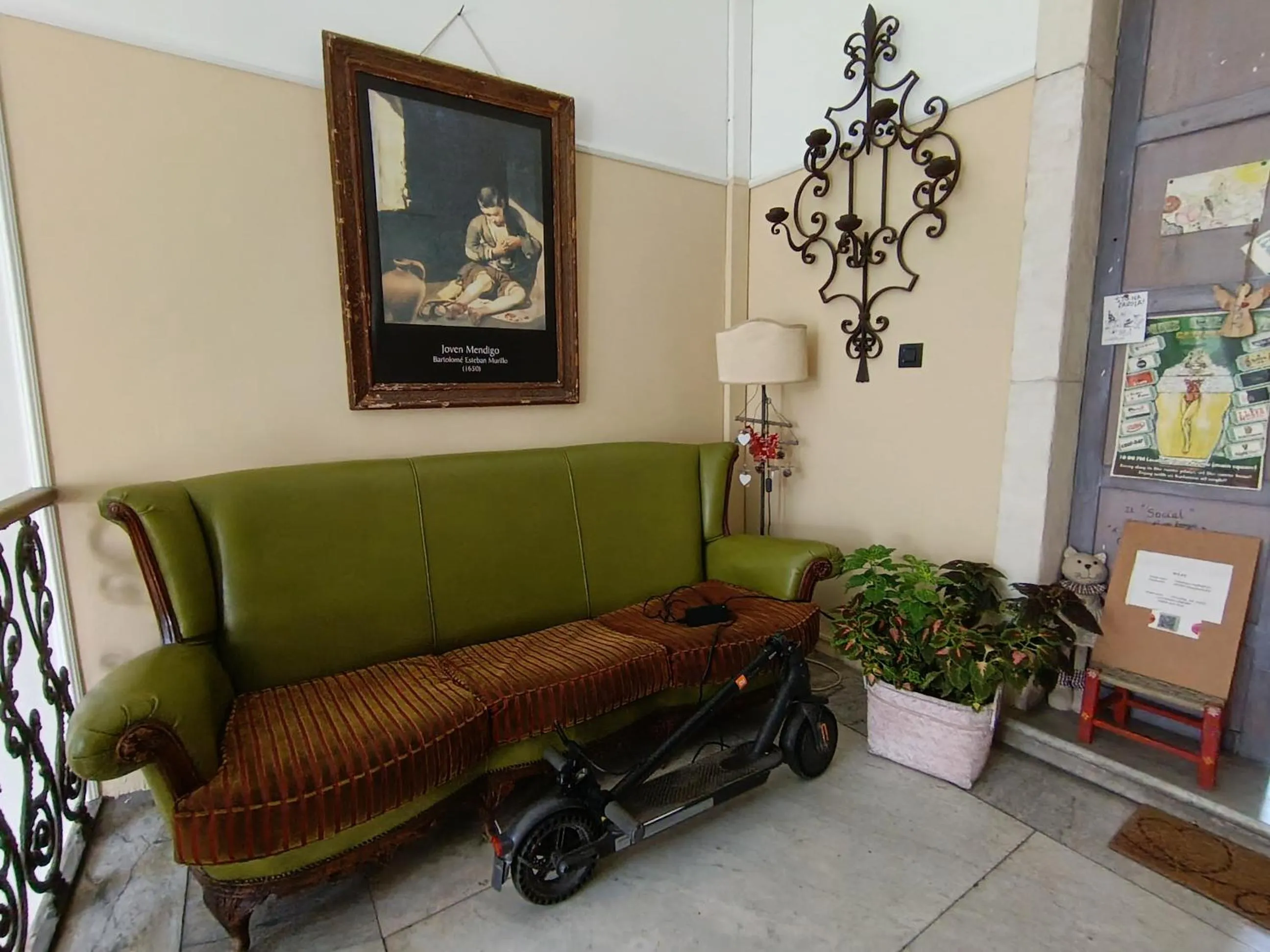 Communal lounge/ TV room in I Vespri