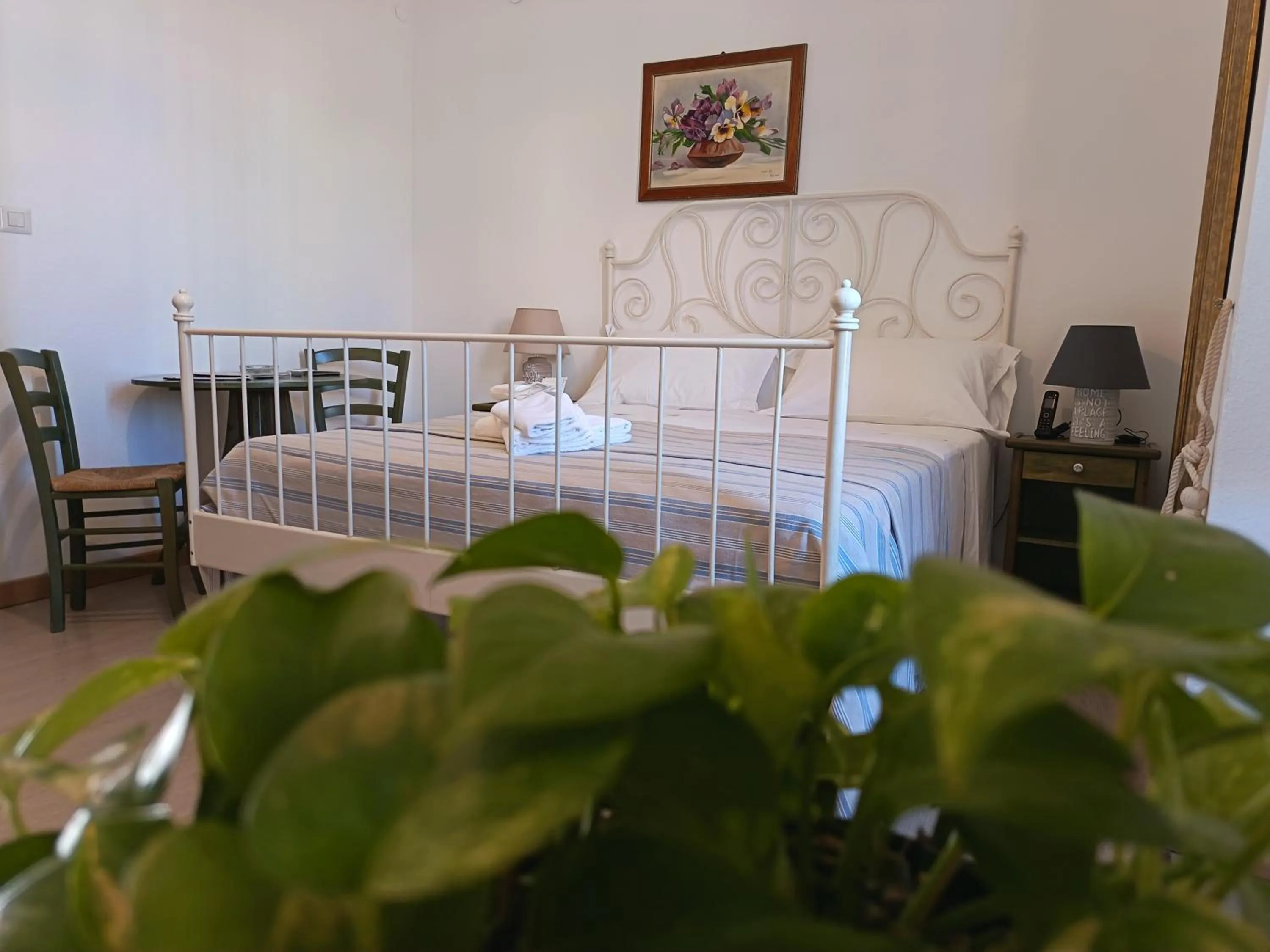 Bedroom, Bed in I Vespri