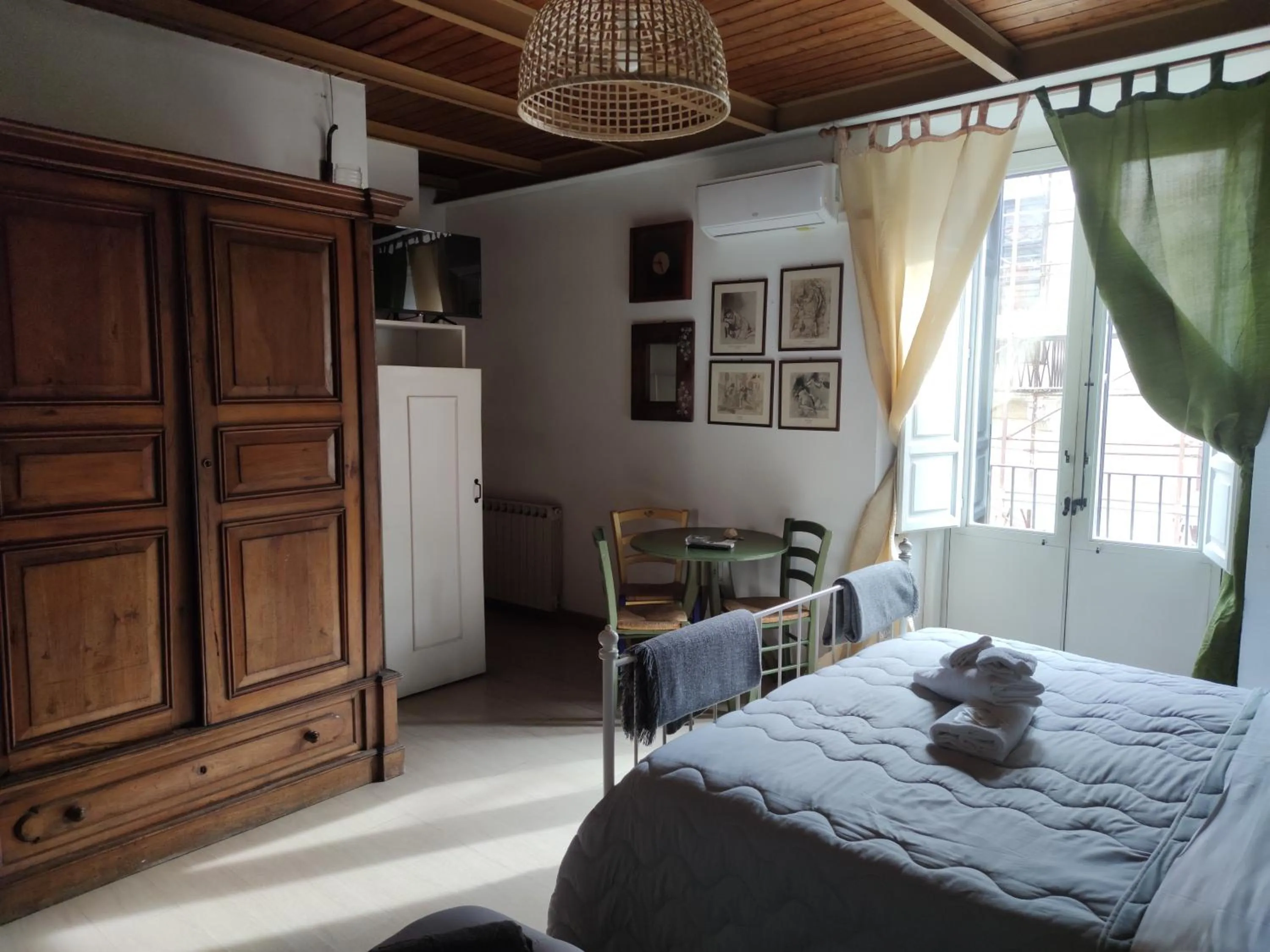 Bedroom, Bed in I Vespri