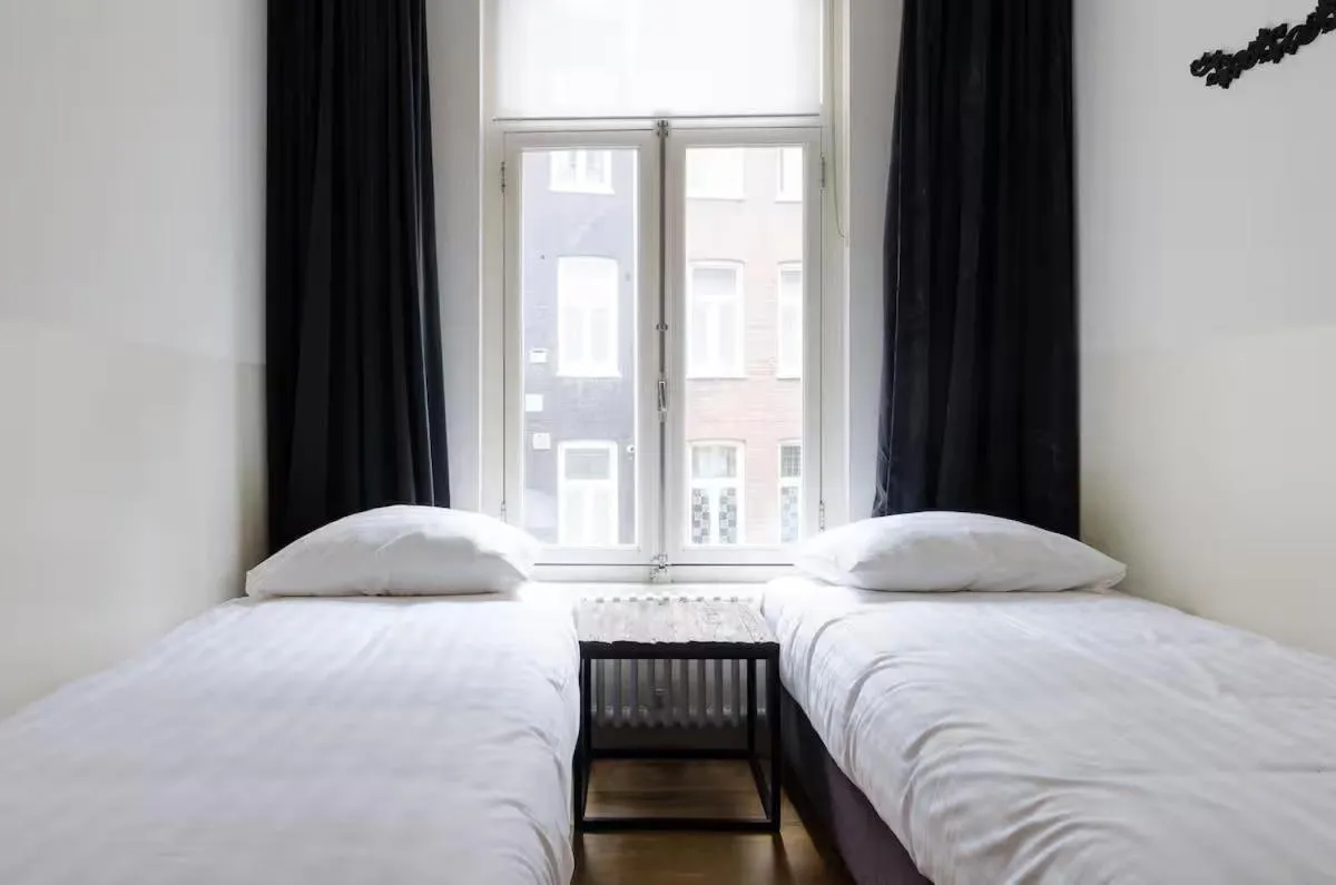 Bed in Marnix360apartments Jordaan