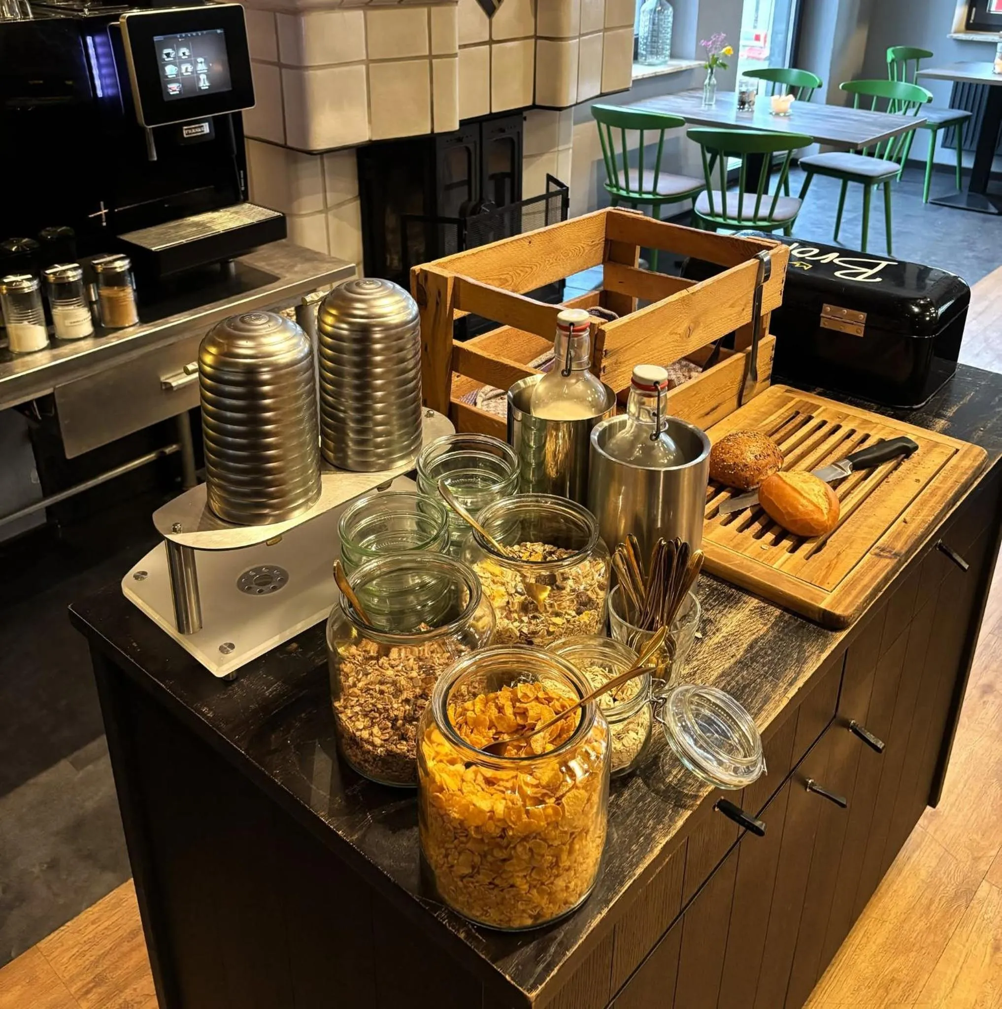 Restaurant/places to eat in Krögers Hotel