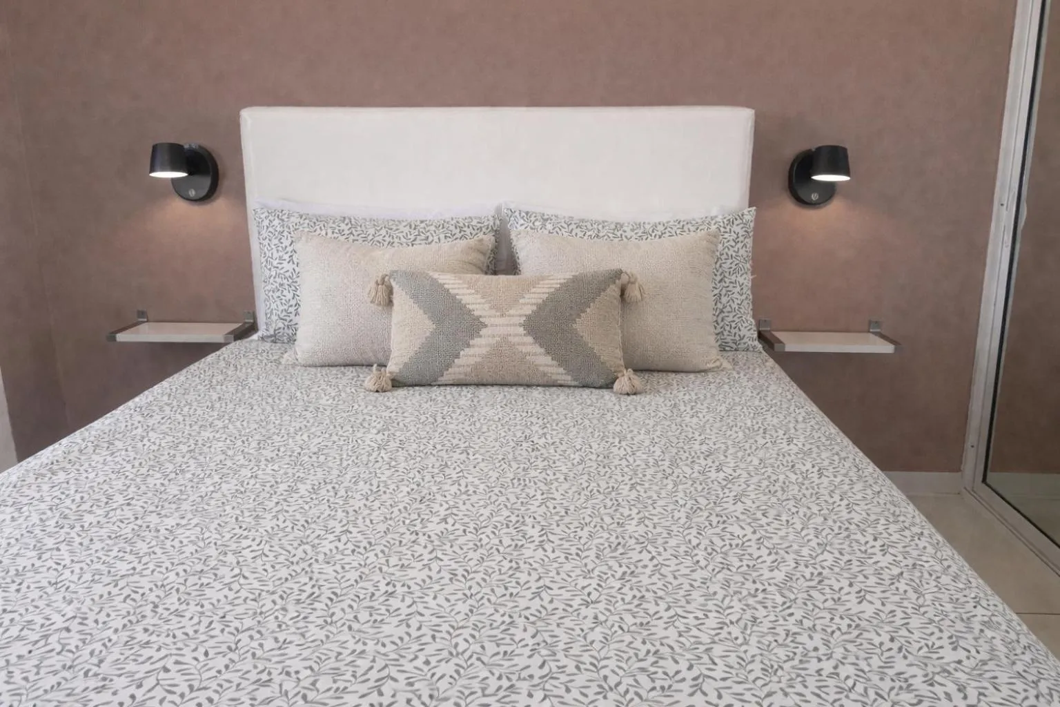 Bed in Lincoln Suite